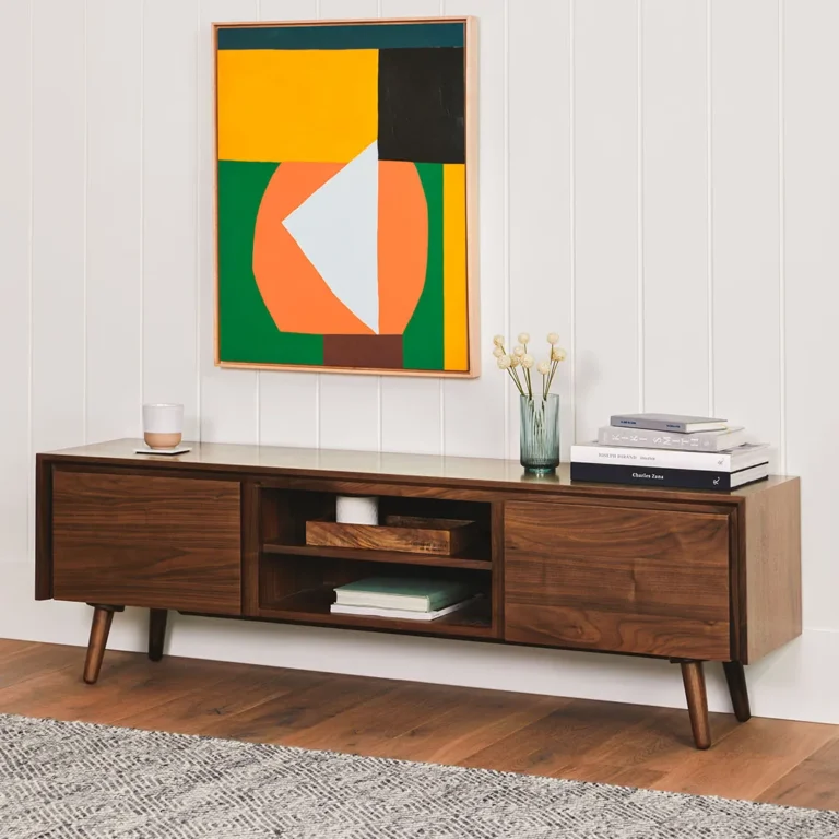 Seno 63_ Low Media Unit - Walnut