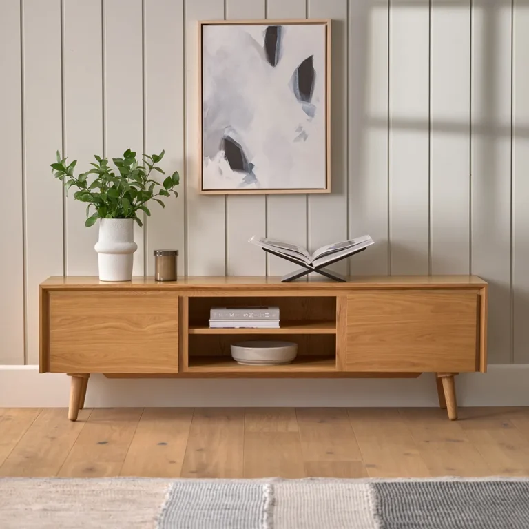 Seno 63_ Low Media Unit - Oak