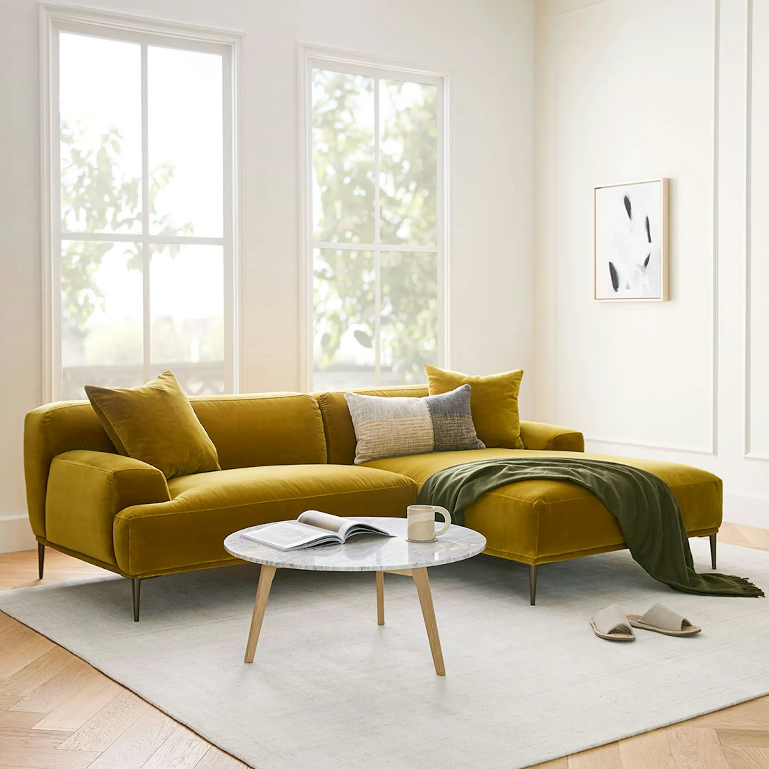 Abisko 94.5_ Velvet Right Sectional - Plush Yarrow Gold