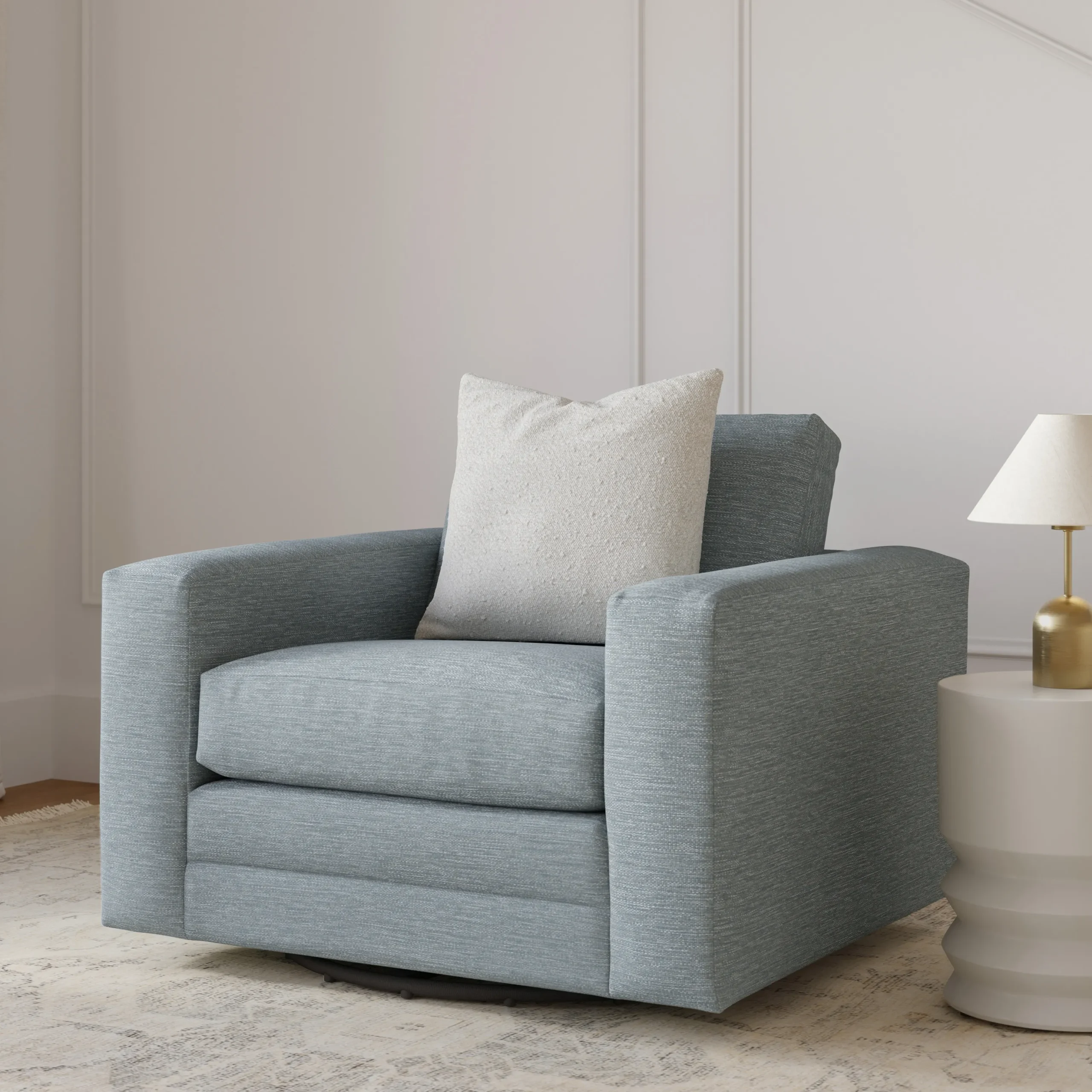 Riley 42_ Grand Swivel Chair - Silver Light Blue