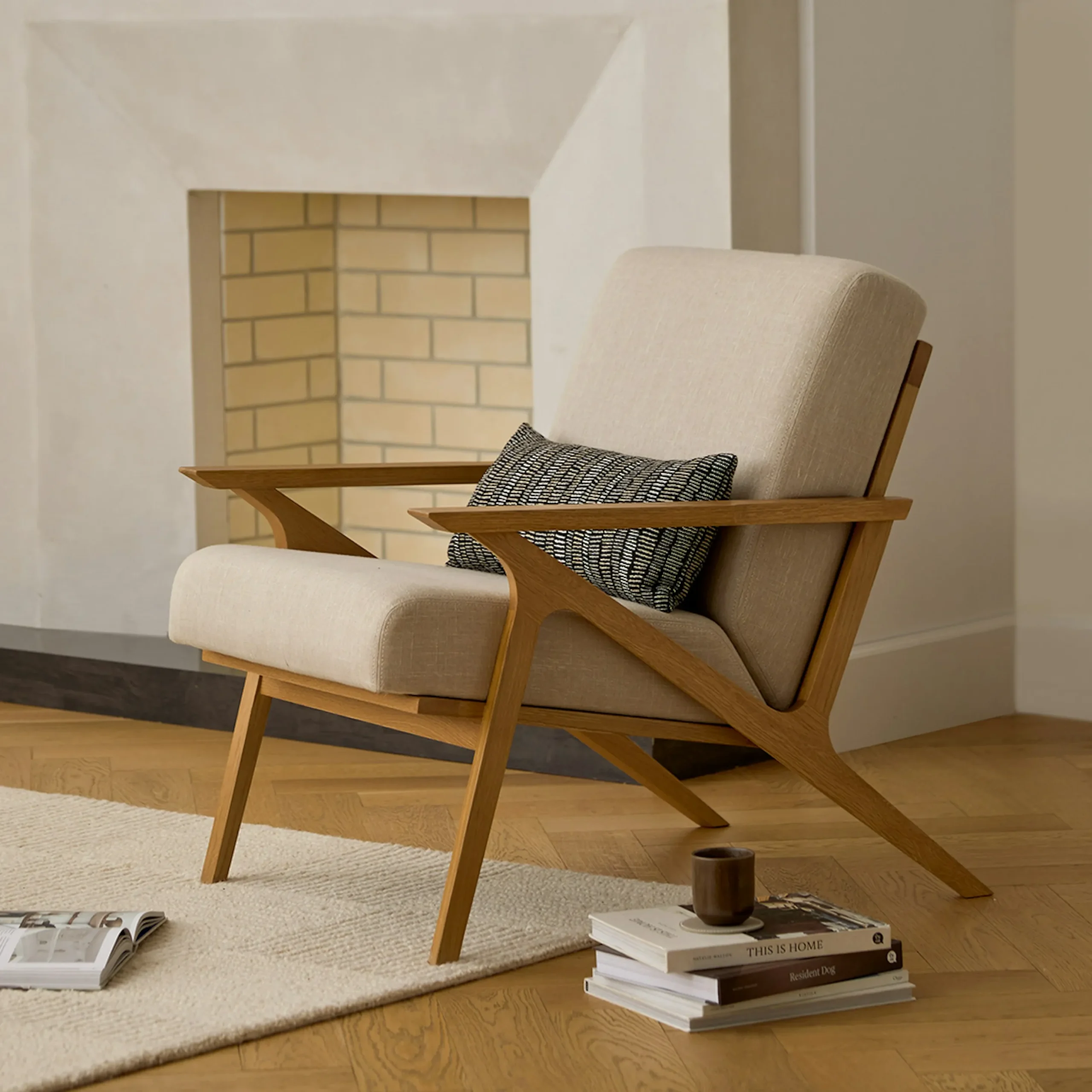Otio 26_ Lounge Chair - Oak and Welsh Taupe