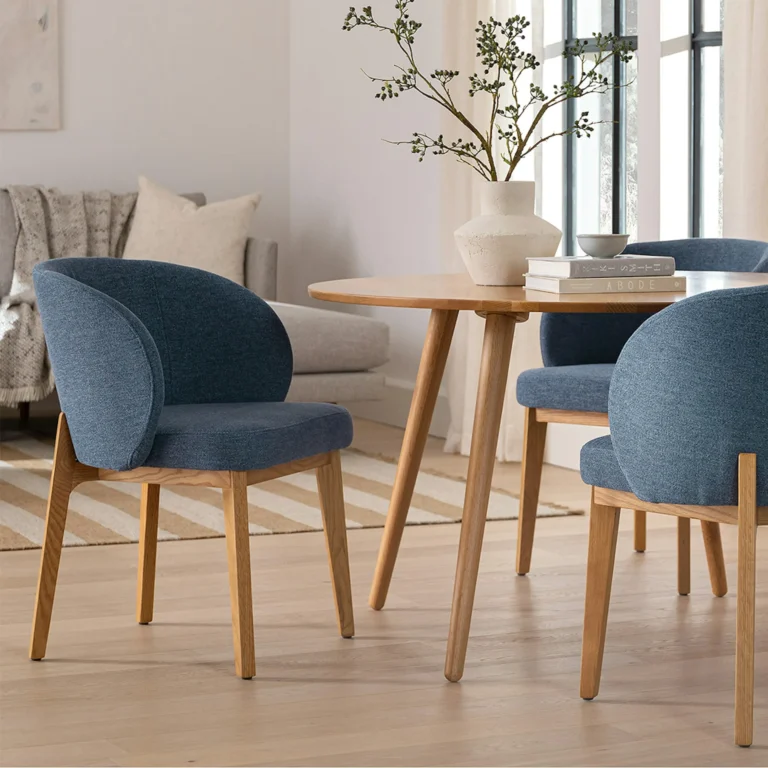 Seno 47_ Round Dining Table - Oak