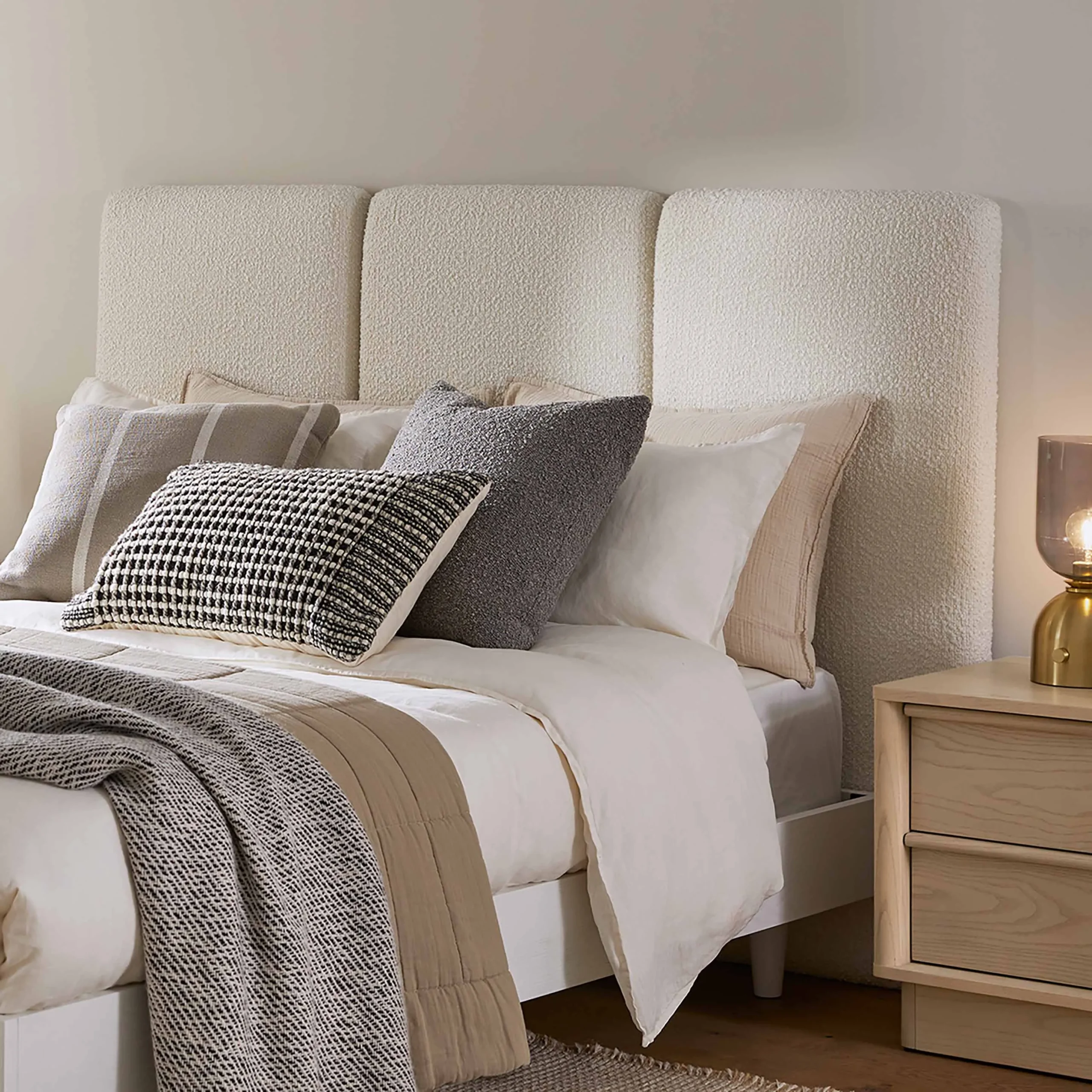Noel Queen Headboard - Lunaria White Bouclé - Image 6