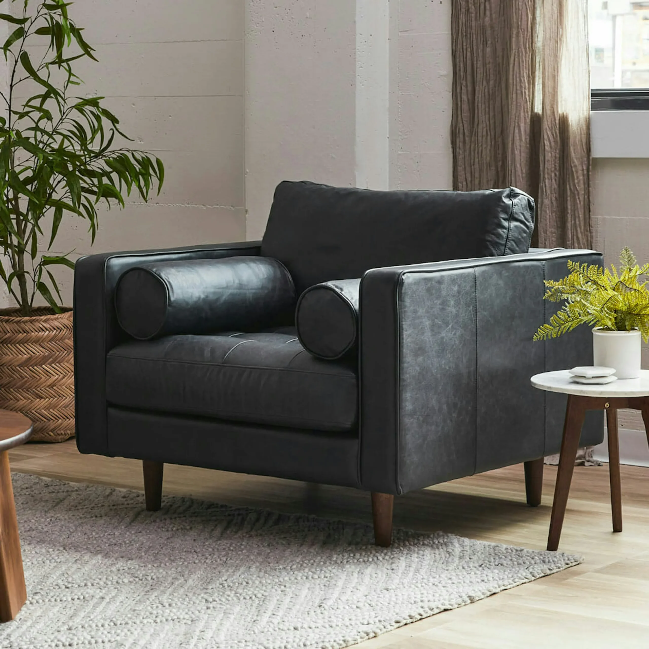 Sven 42_ Tufted Leather Lounge Chair - Oxford Black
