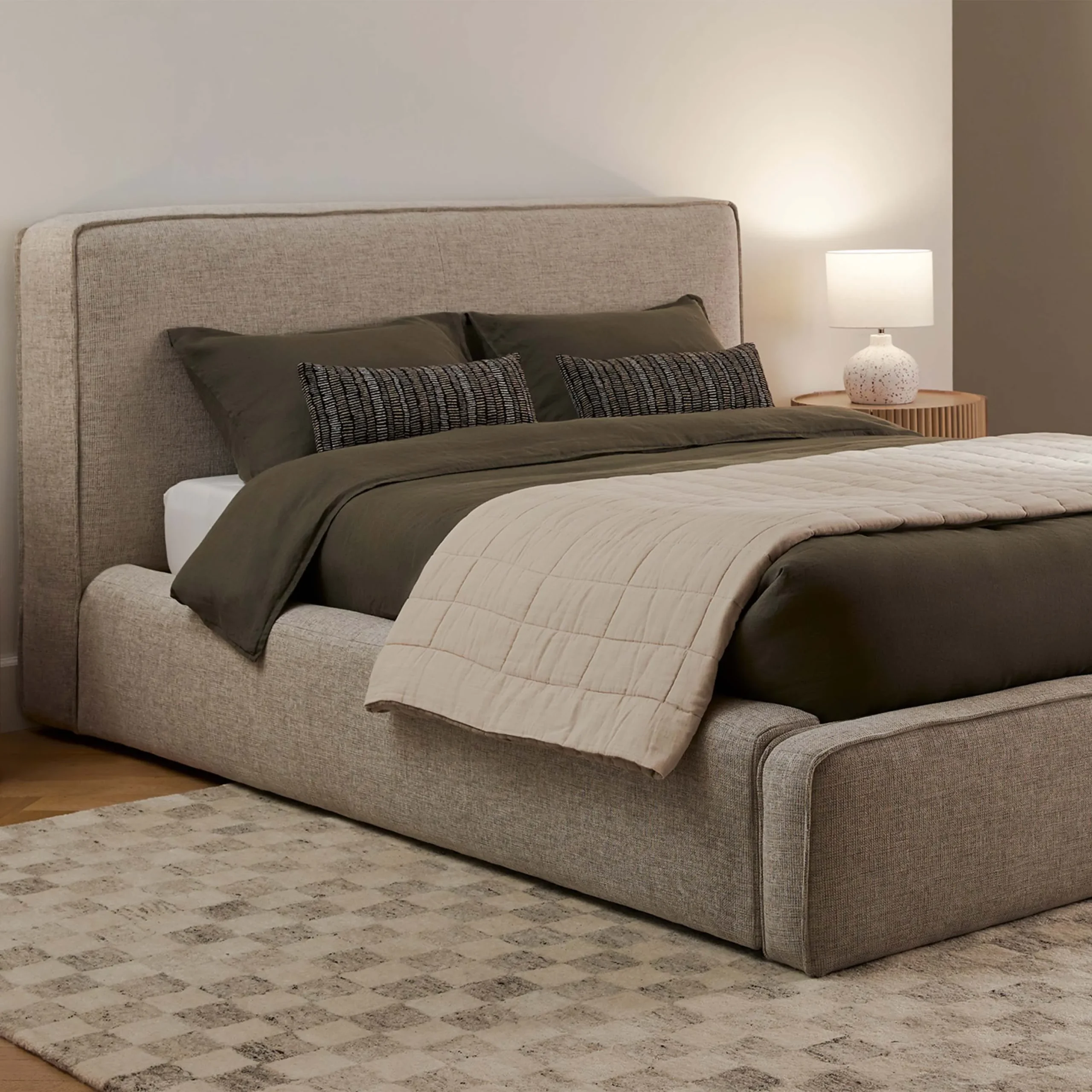 Cigar King Upholstered Storage Bed - Birch Ivory - Image 5