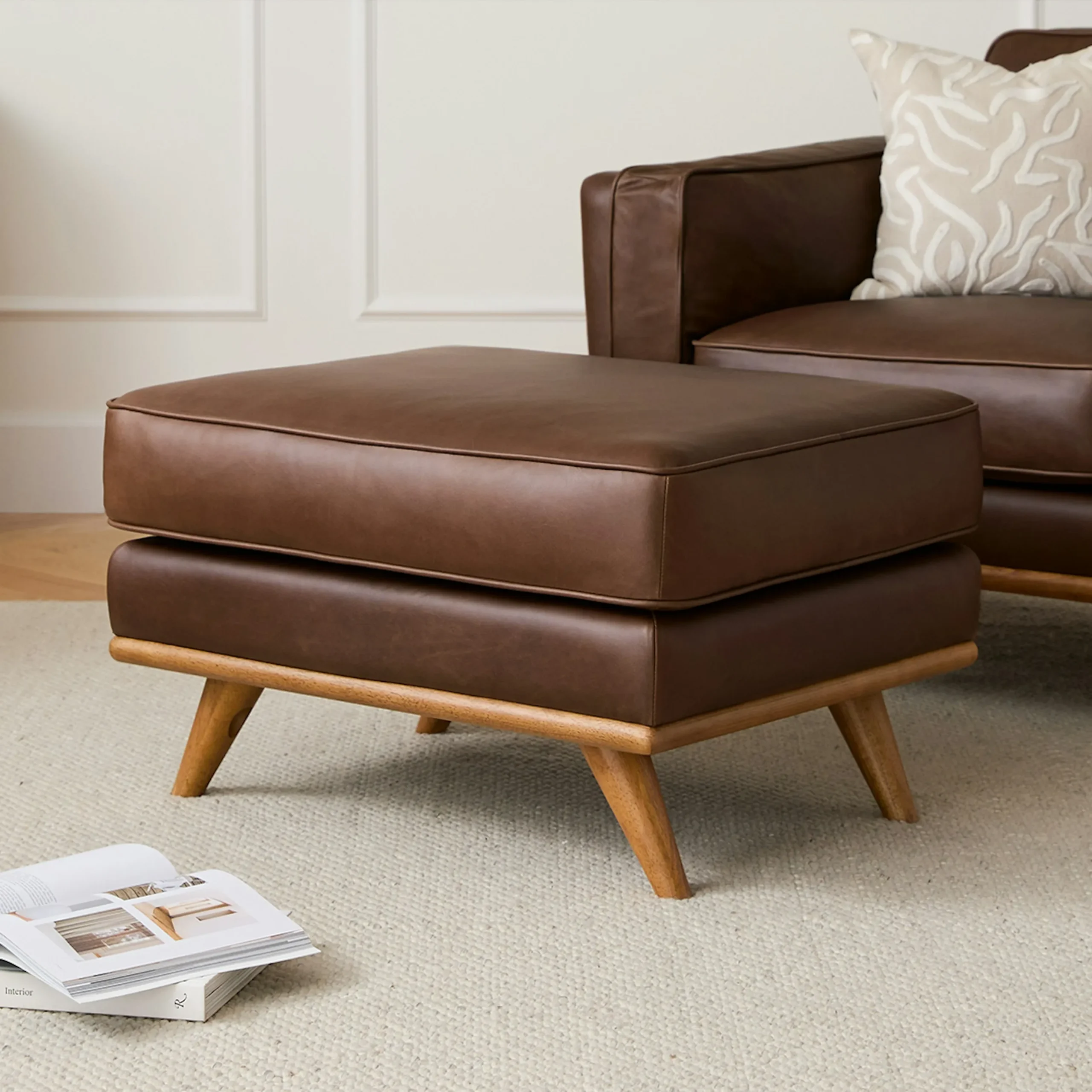 Timber 31_ Leather Ottoman - Charme Chocolat