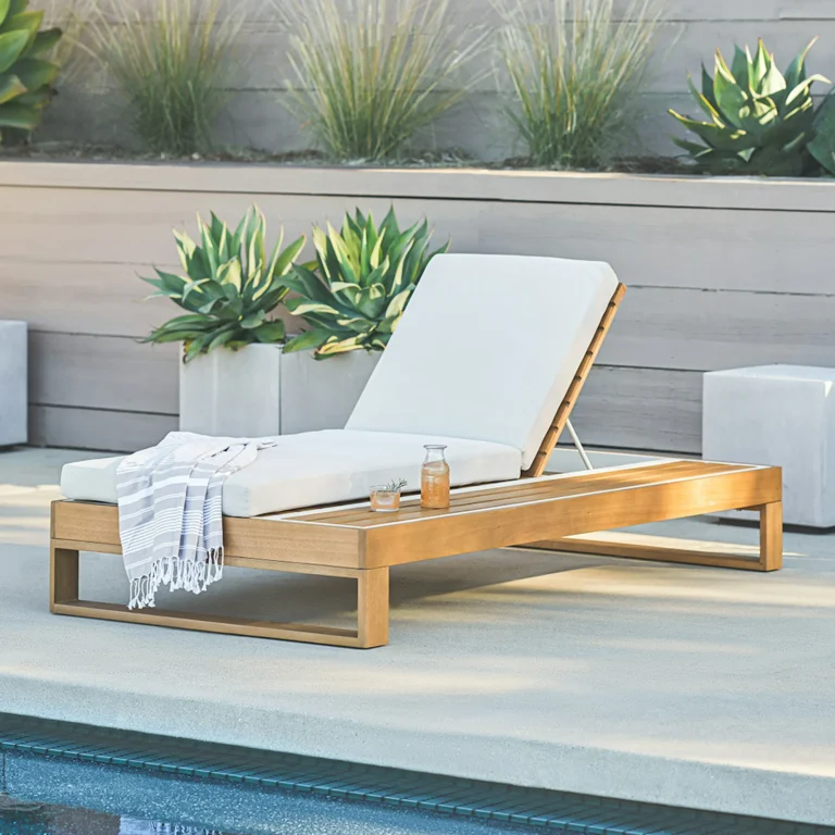 Toro 80.5_ Outdoor Chaise Lounge - Dravite Ivory