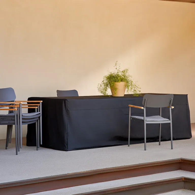 Hofte Outdoor Dining Table Cover