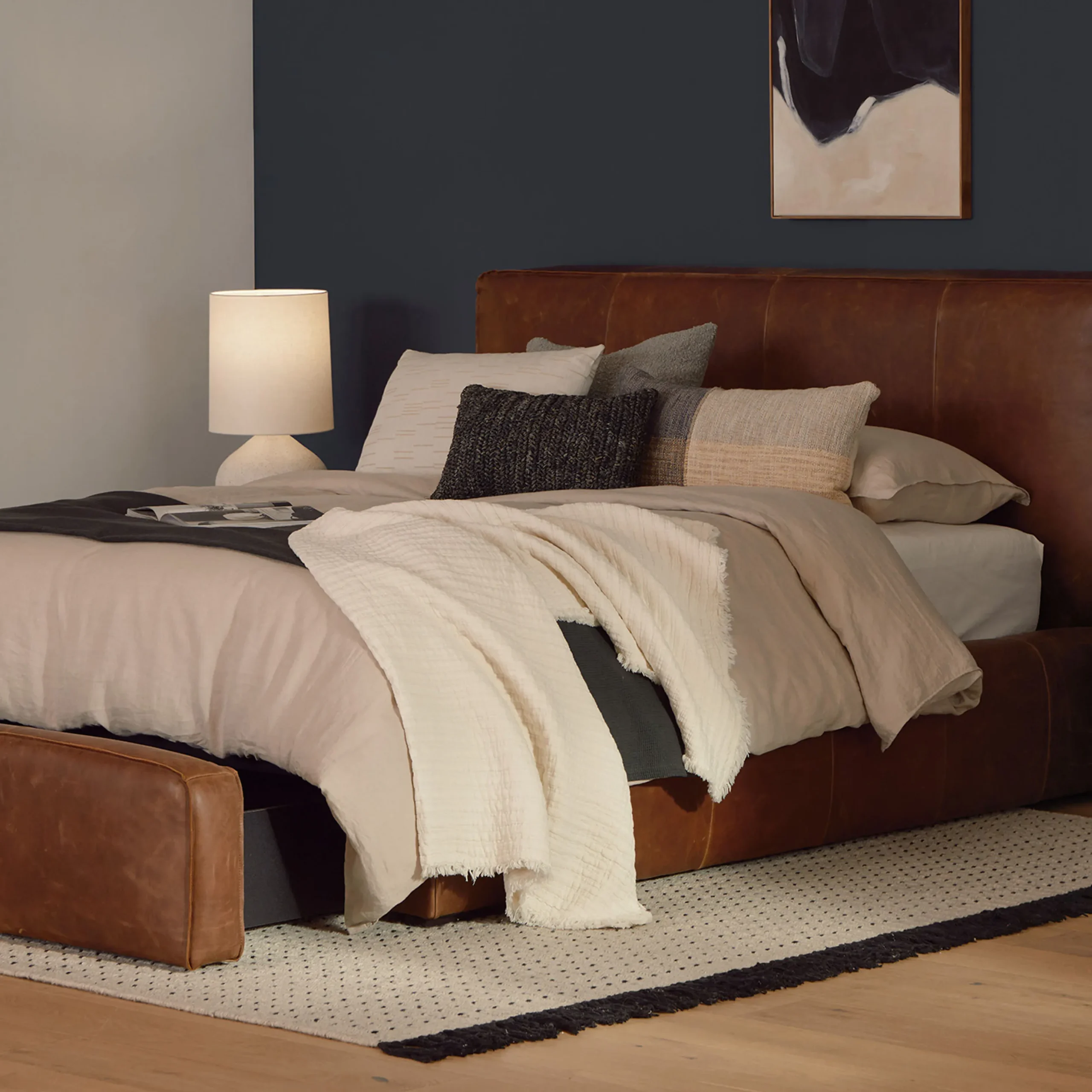 Cigar Queen Leather Storage Bed - Rawhide Brown - Image 16