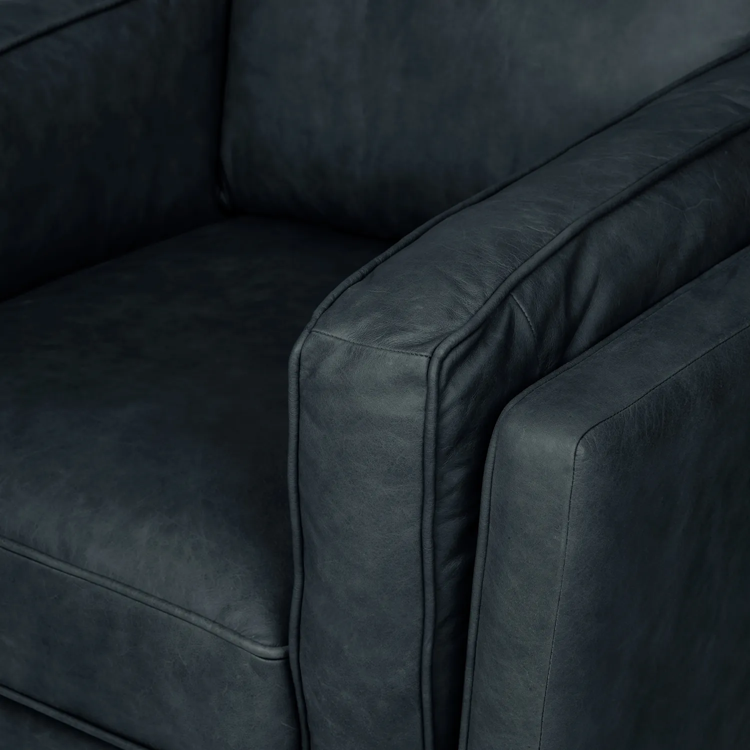 Timber 41_ Leather Lounge Chair - Charme Black - Image 7