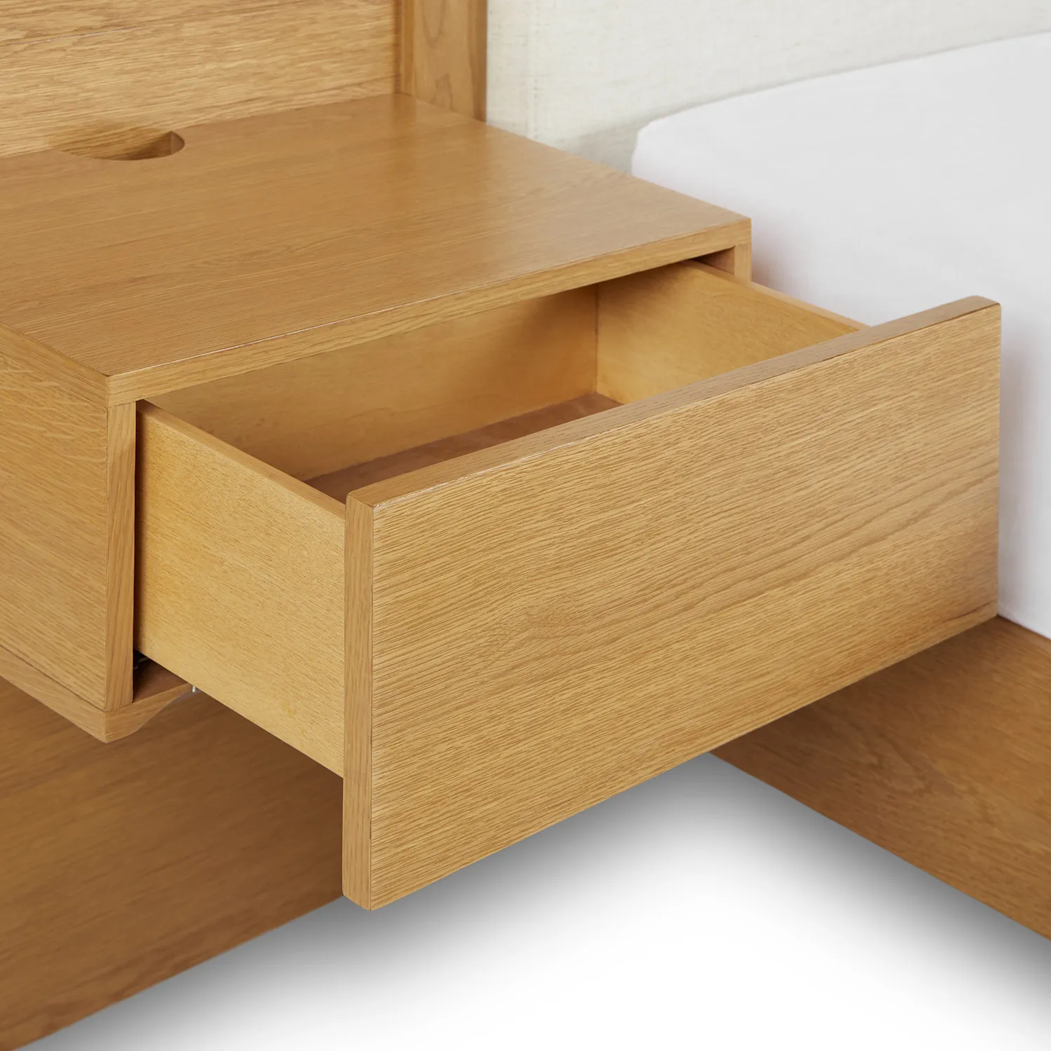 Cassie King Upholstered Bed with Nightstands - Natural Oak and Ivory Chenille - Image 13