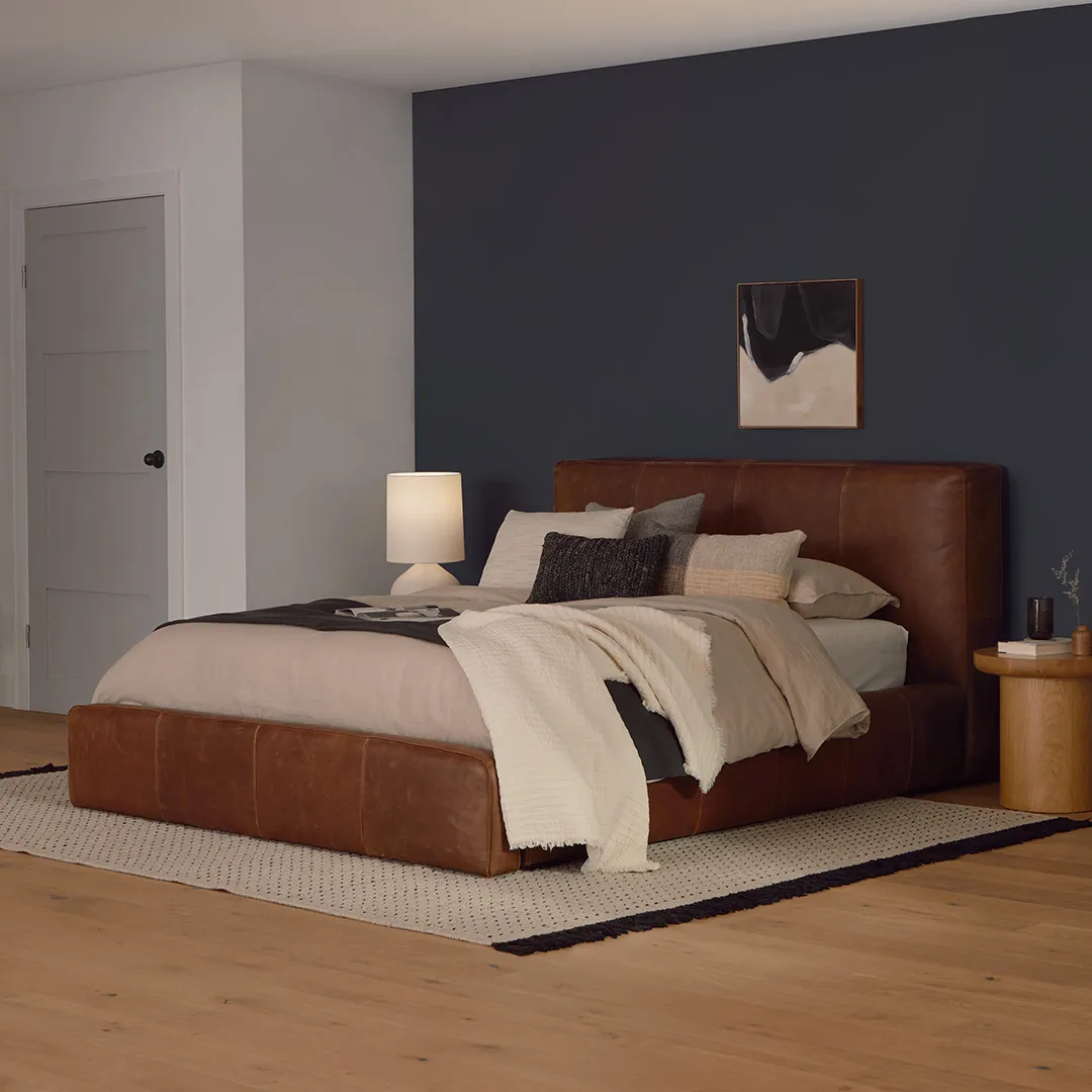 Cigar Queen Leather Storage Bed - Rawhide Brown - Image 17