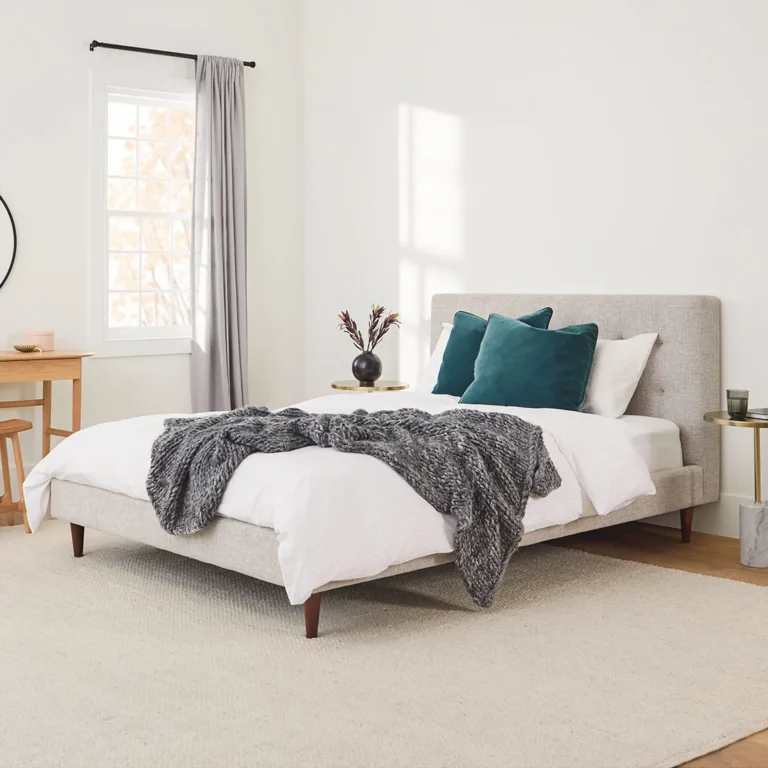 Sven Queen Tufted Bed - Birch Ivory