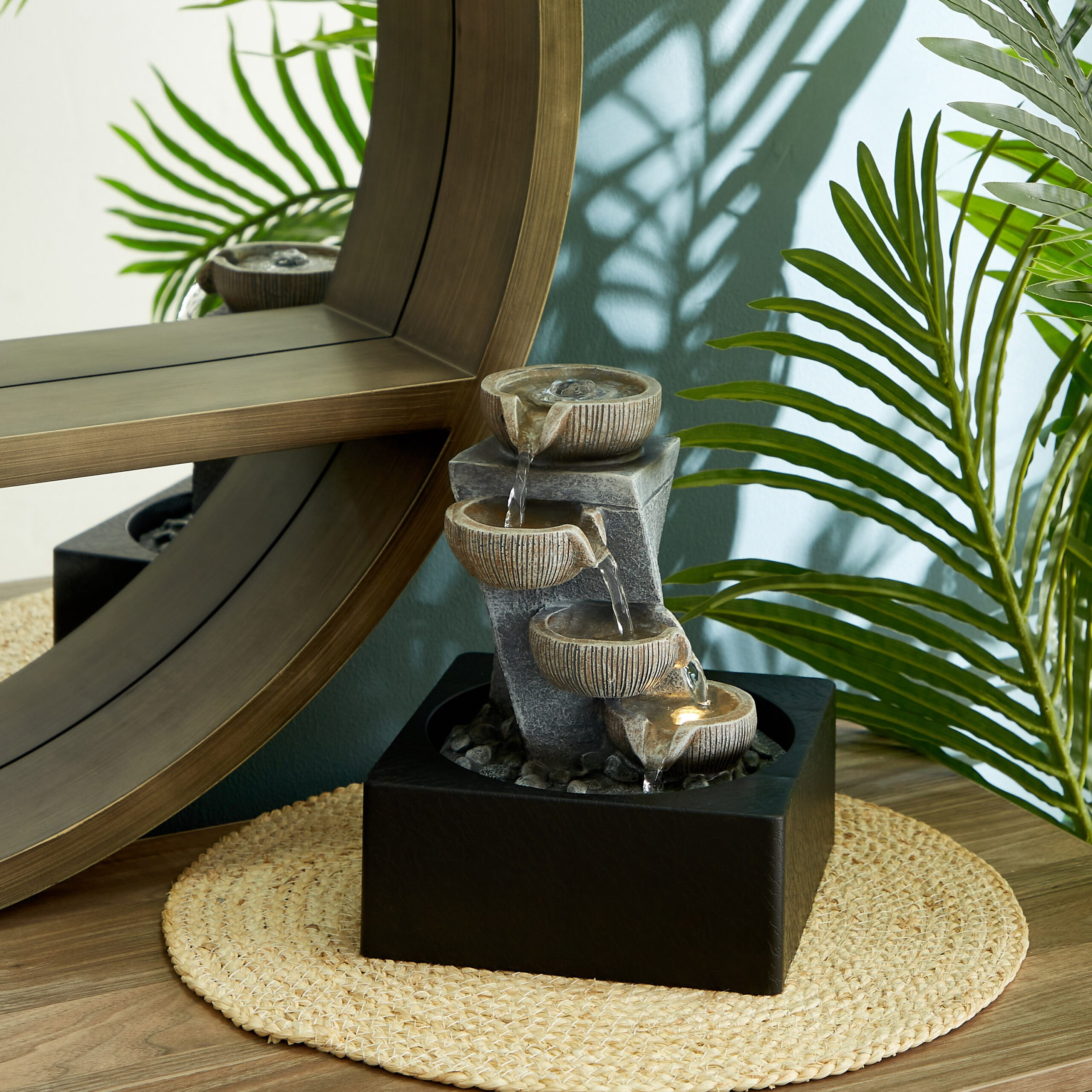 Amber Modern Twisted Fountain with 1 Yellow Light - 18x18x25 cm