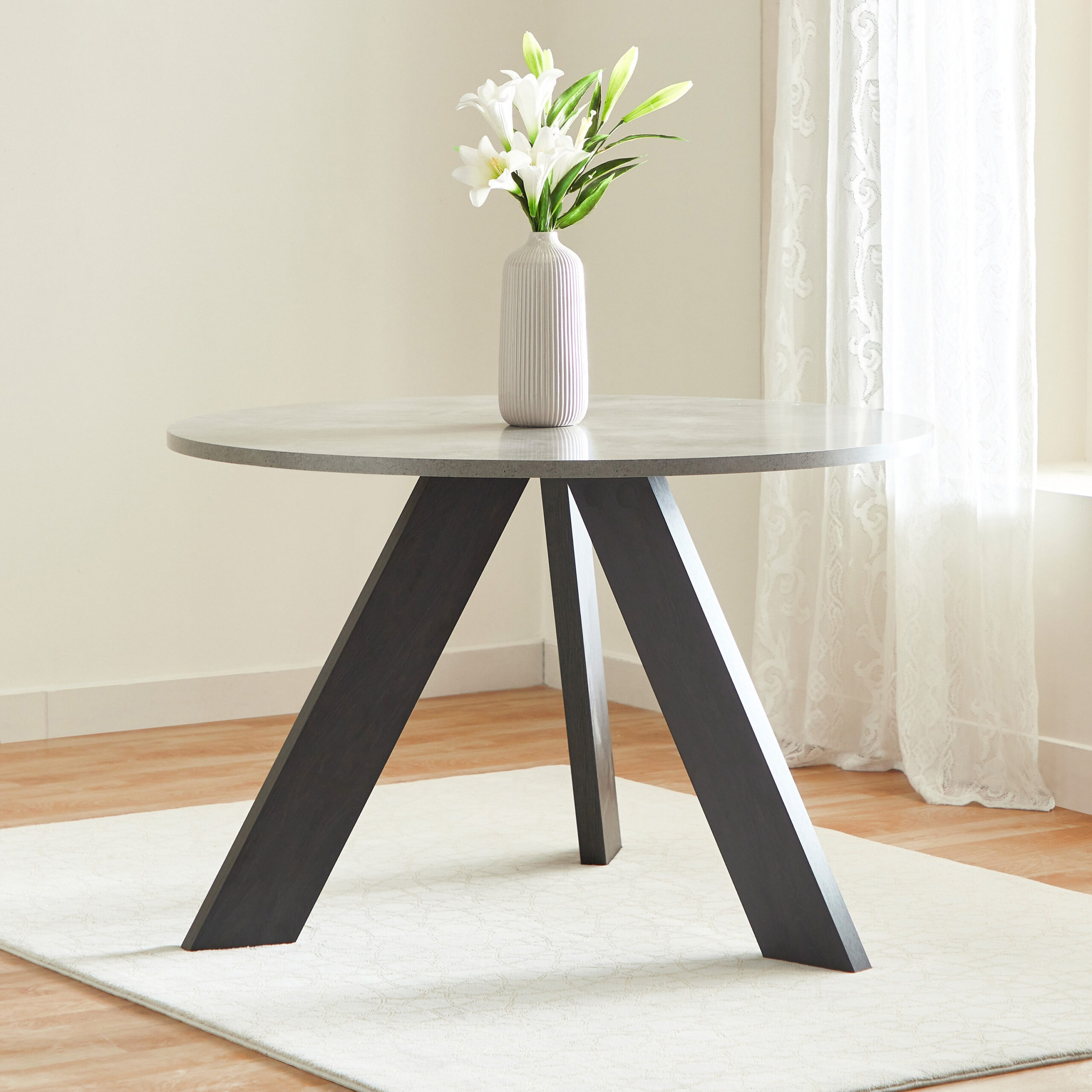 Cambridge 4-Seater Round Dining Table
