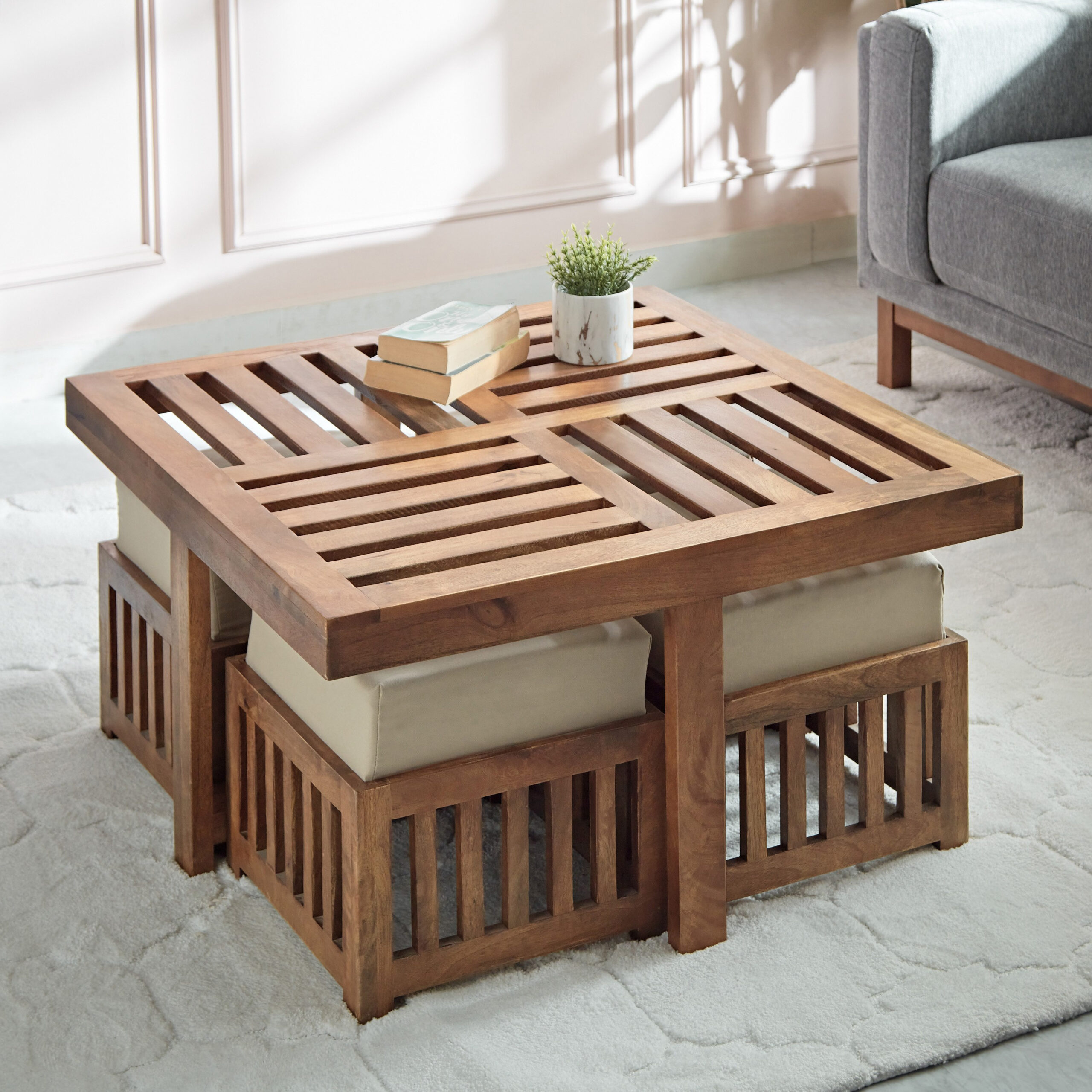 Cavon Vintaj Coffee Table with 4 Stools