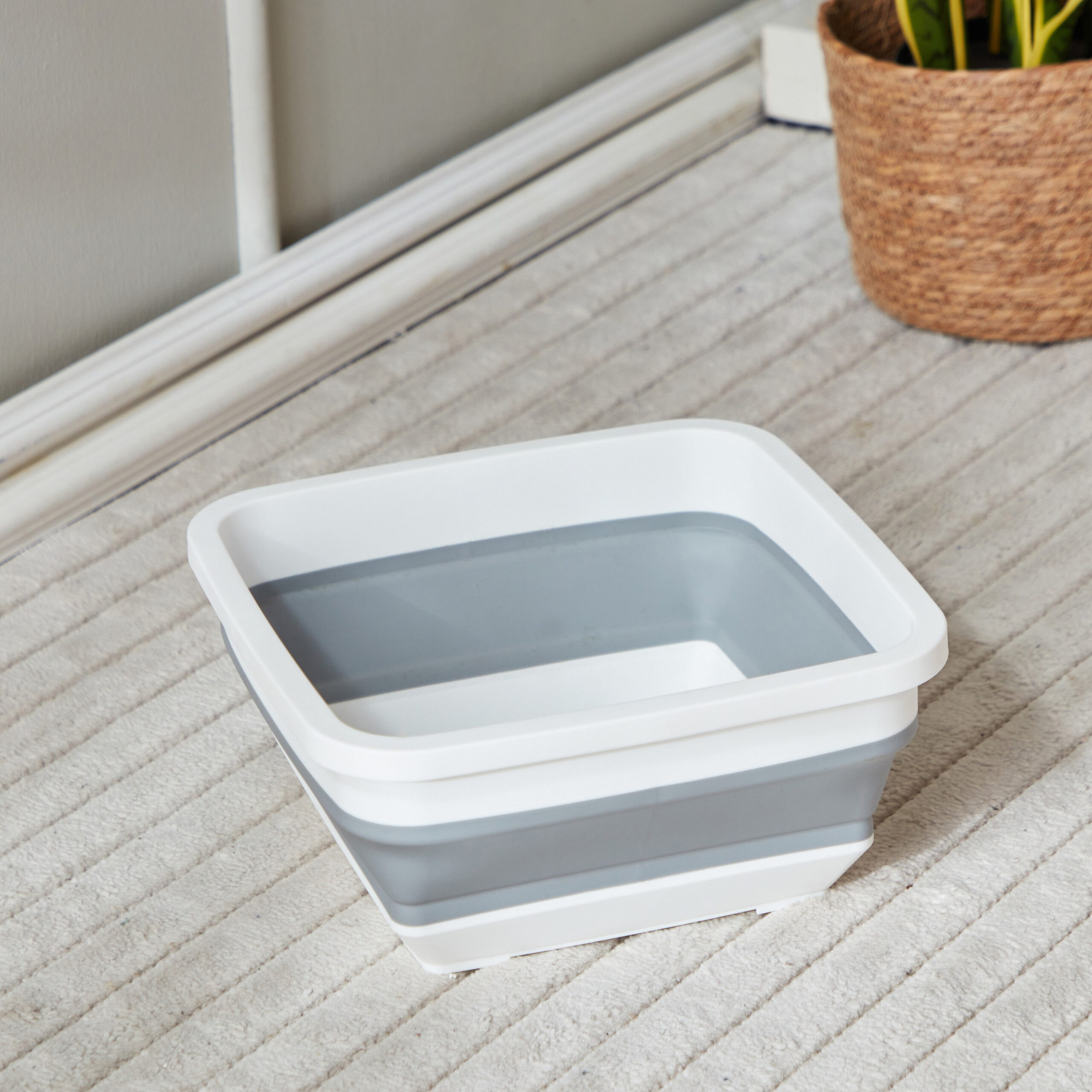 Collapsible Space Saving Rectangular Basket - 9 L