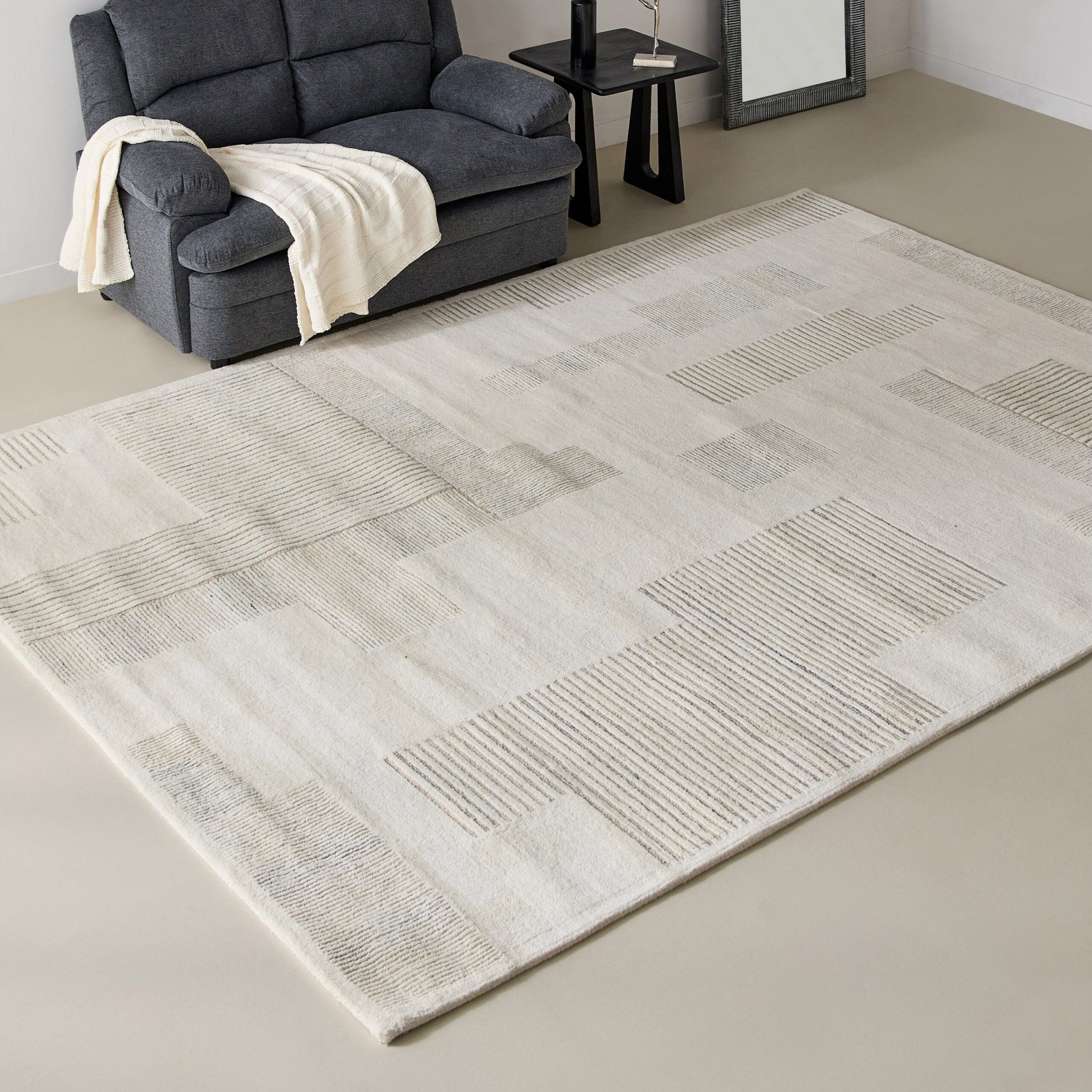 Kasbah Mythos Handtufted Woollen Rug - 200x300 cm