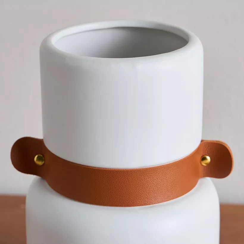 Tilden Ceramic Vase with PU Band - 14x14x23.5 cm - Image 4