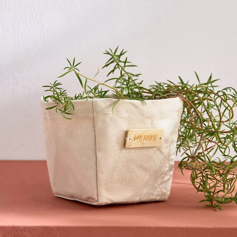 Bella Canvas Stitch Planter with Wooden Label - 14x14x15 cm - Image 2