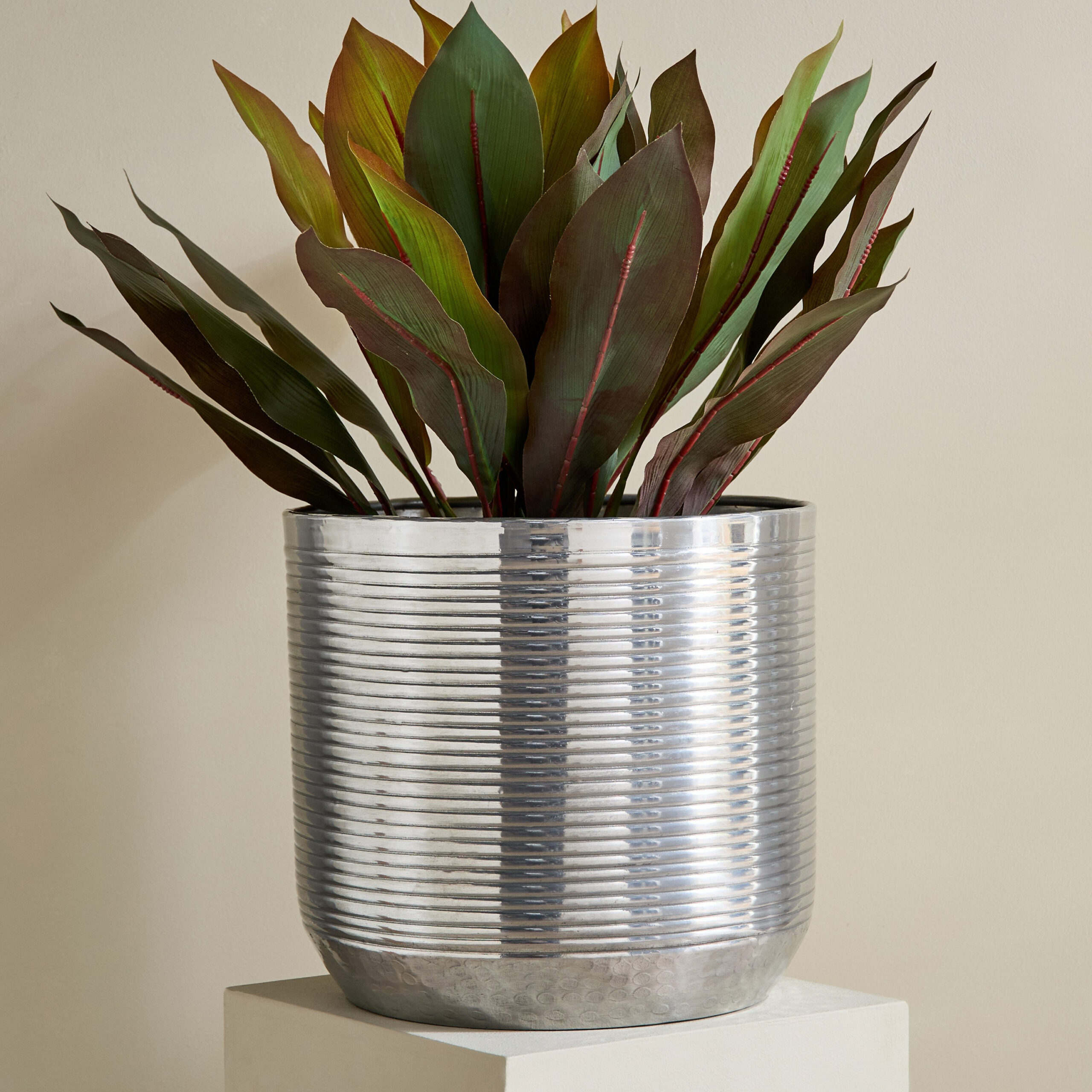 Nydril Linework Aluminium Planter - 31.5x29.5 cm