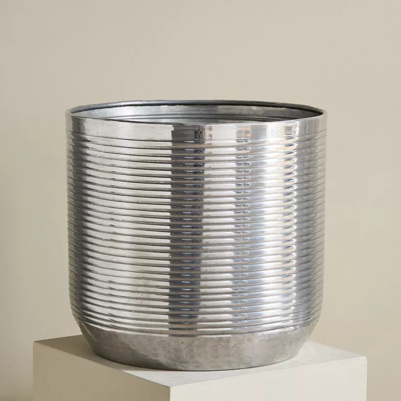 Nydril Linework Aluminium Planter - 31.5x29.5 cm - Image 3