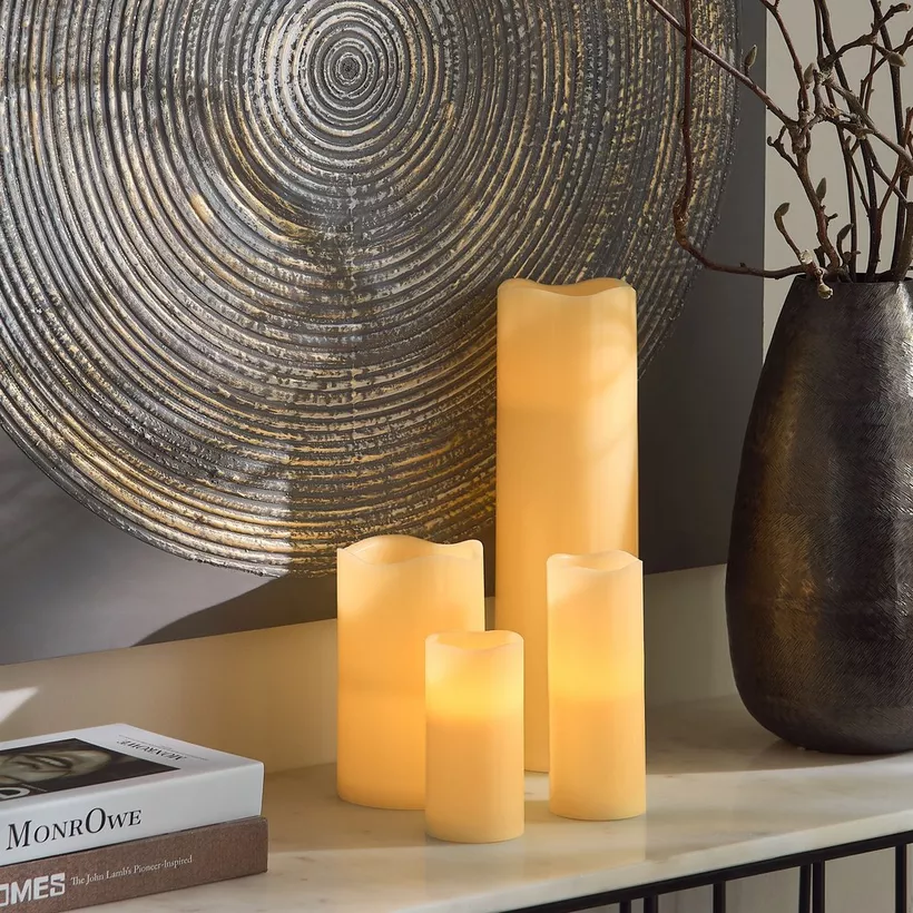 Luna LED Flameless Ivory Wax Candle with Vanilla Scent and Flickering - 7.5x20 cm - Image 6
