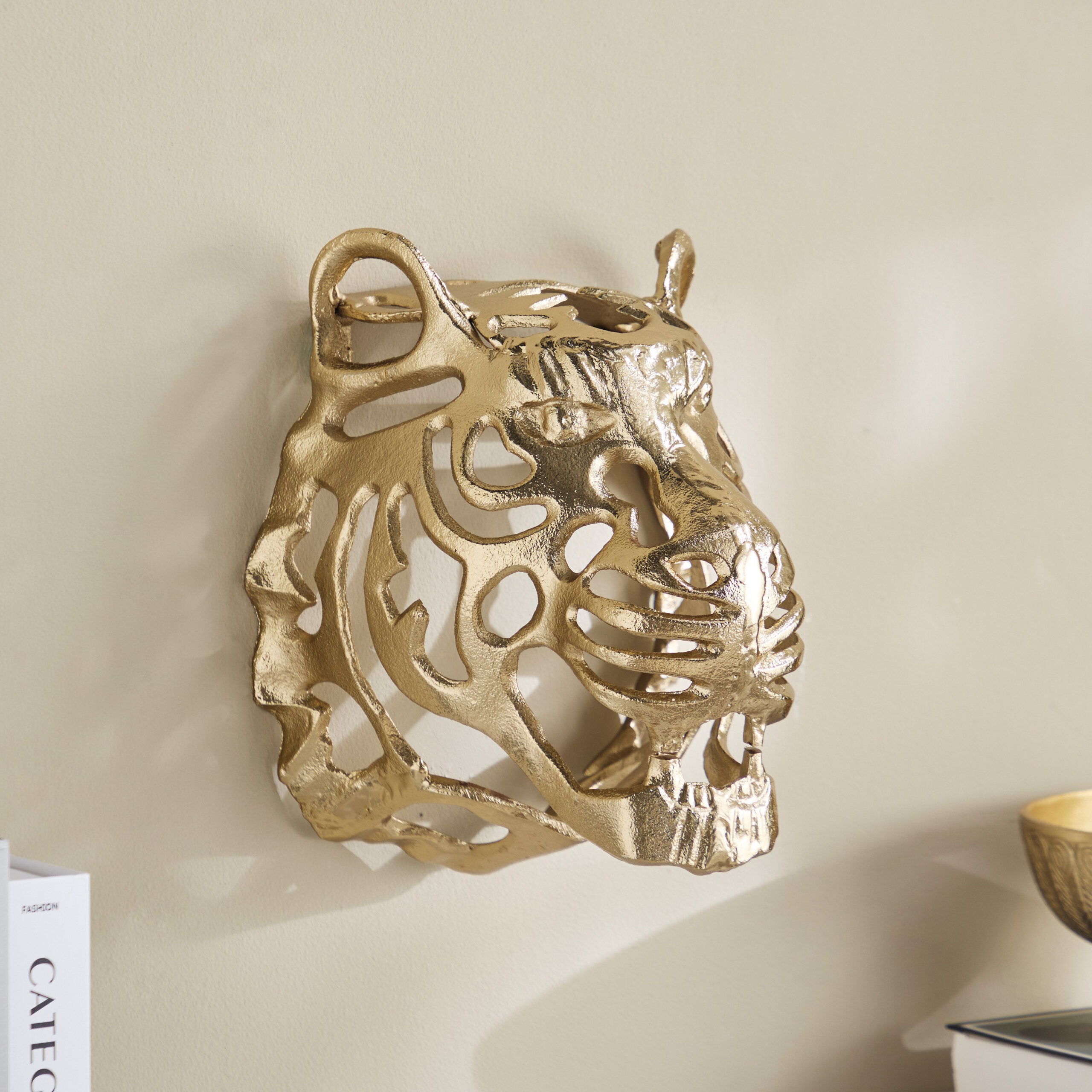 Viola Aluminium Tiger Face Wall Decor - 23x29x30 cm