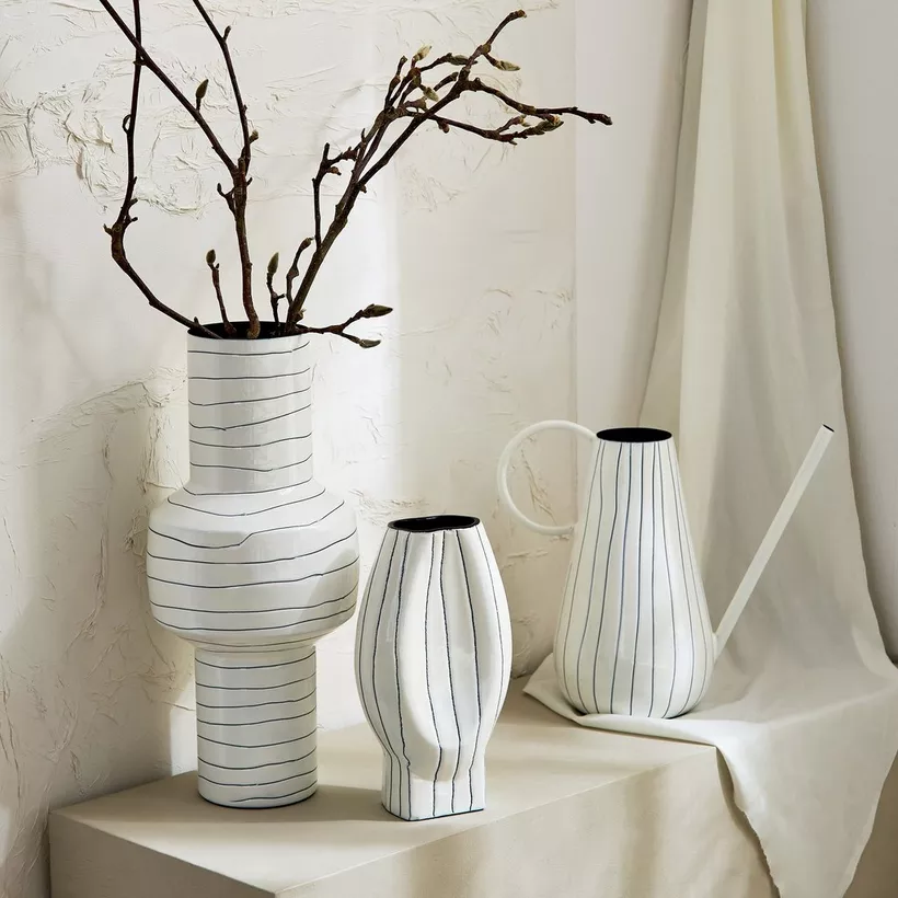 Fylis Aluminium Sketchy Story Vase - 14.5x8x26 cm - Image 5