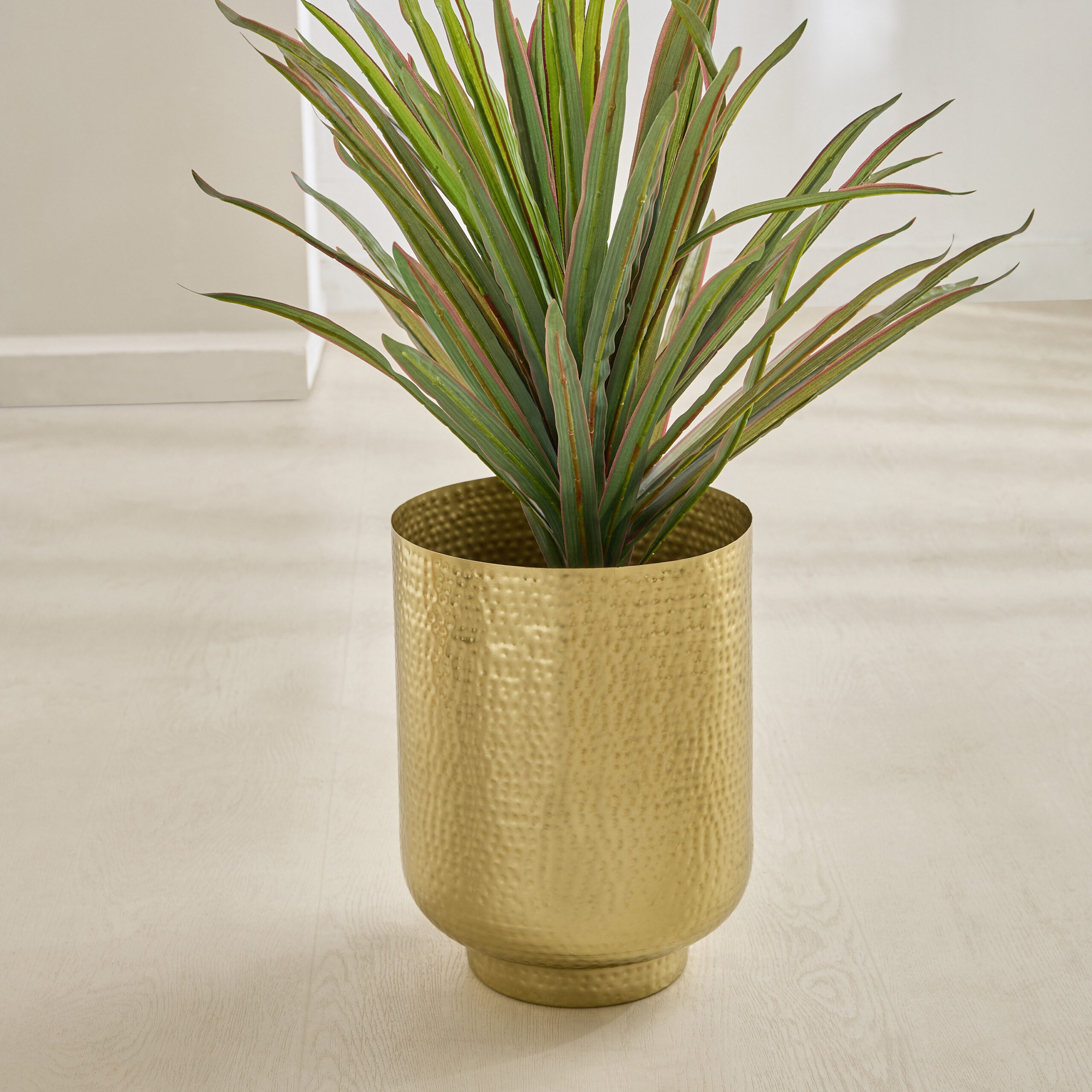 Avya Metal Hammered Planter with Base - 25x25x32 cm