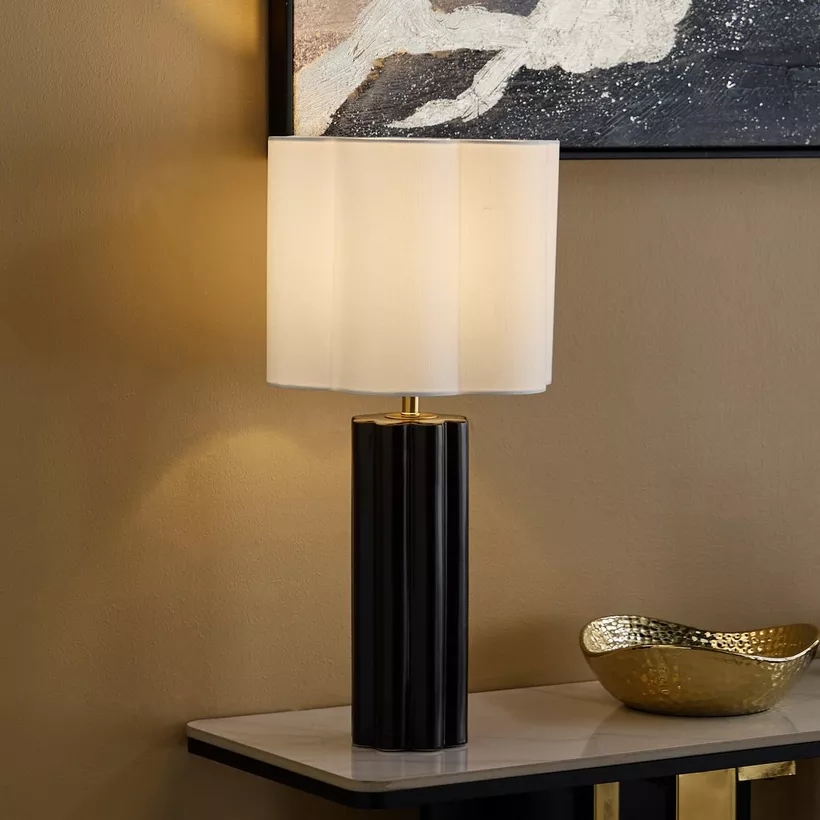 Rollins Caskey Ceramic Table Lamp With Scallop Shade - 30x57 cm - Image 3