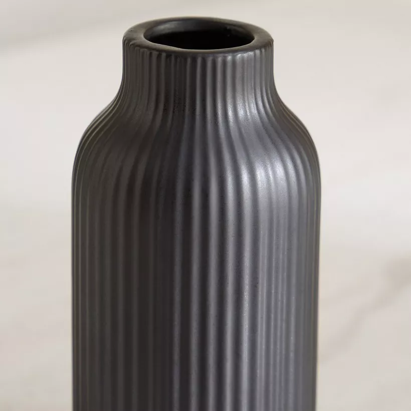 Sansa Roma Ceramic Vase - 7.5x7.5x15 cm - Image 4