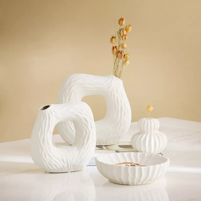 Sansa Roma Ceramic Textured Vase - 22.5x8.5x21 cm - Image 5