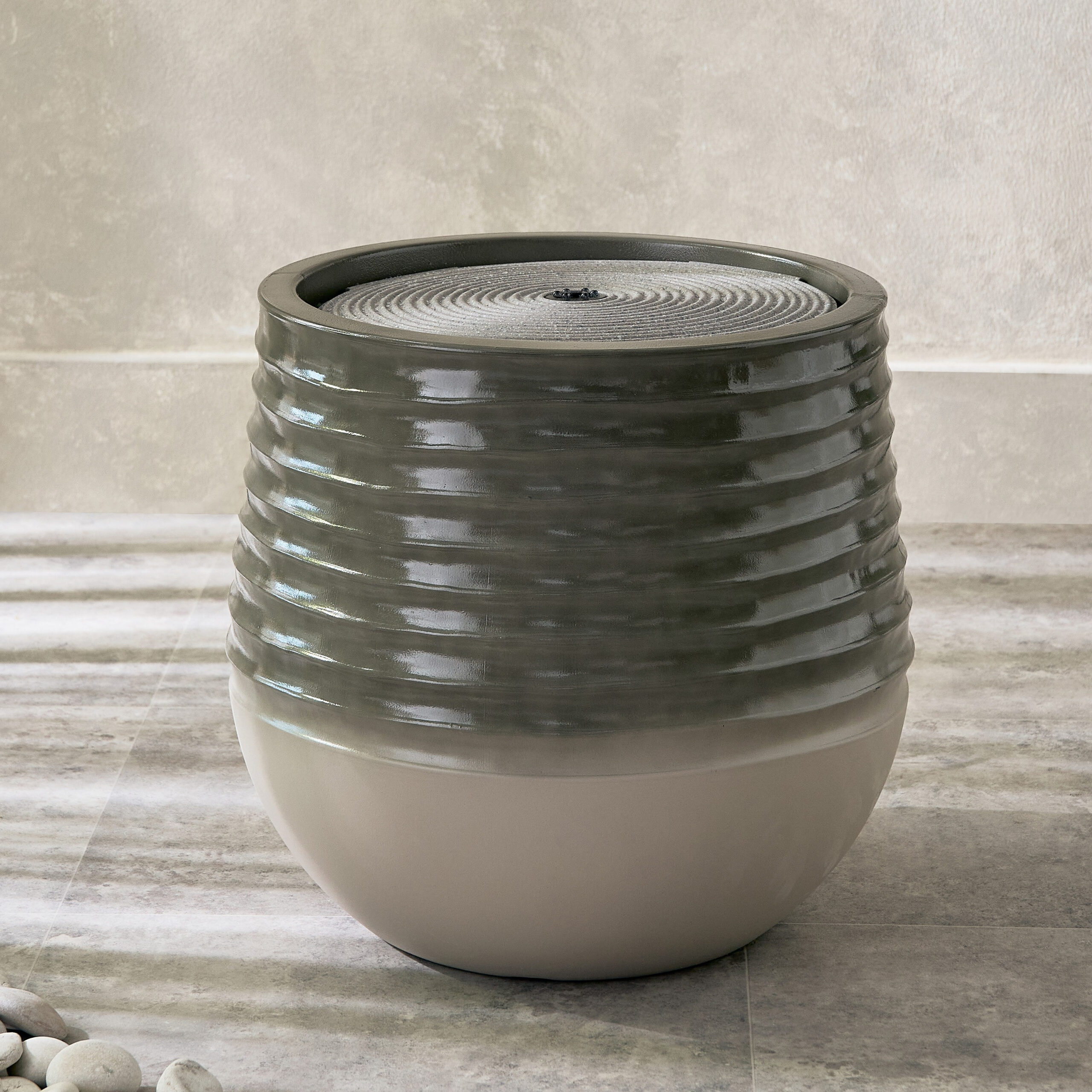 Vera - Elysian Resin Outdoor Fountain - 40x40x37.5 cm
