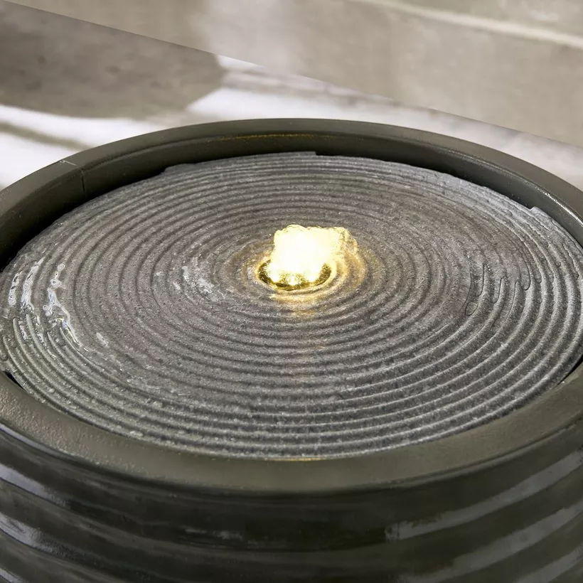 Vera - Elysian Resin Outdoor Fountain - 40x40x37.5 cm - Image 4
