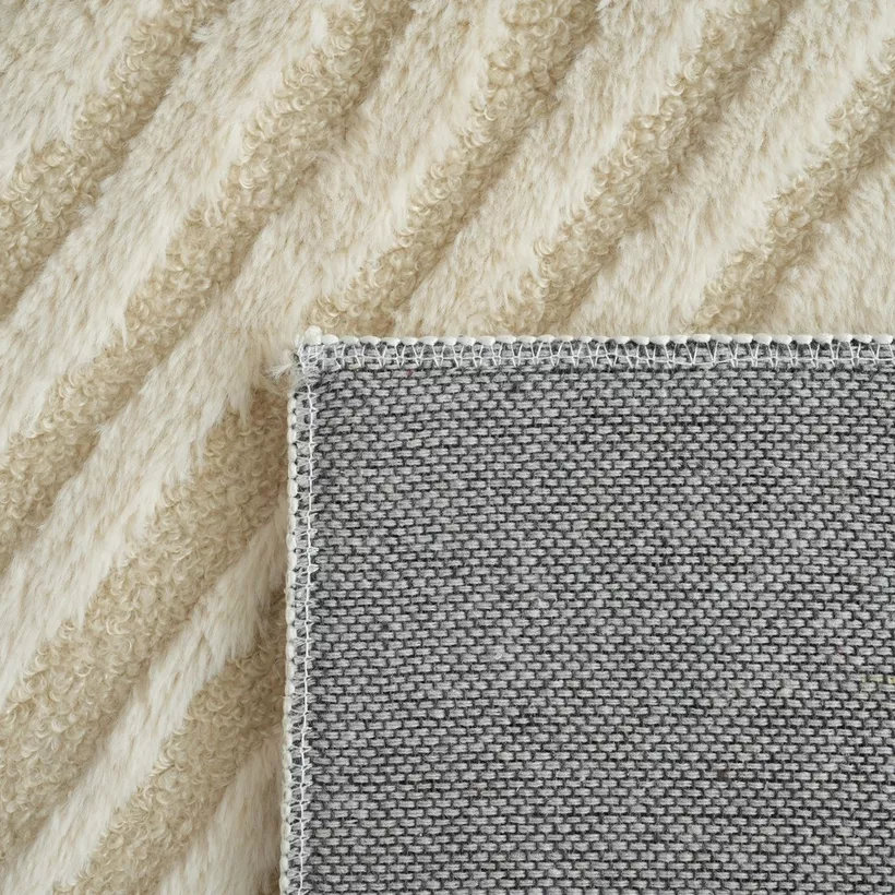 Zara Donel Jacquard Rabbit Fur Rug - 120x170 cm - Image 4