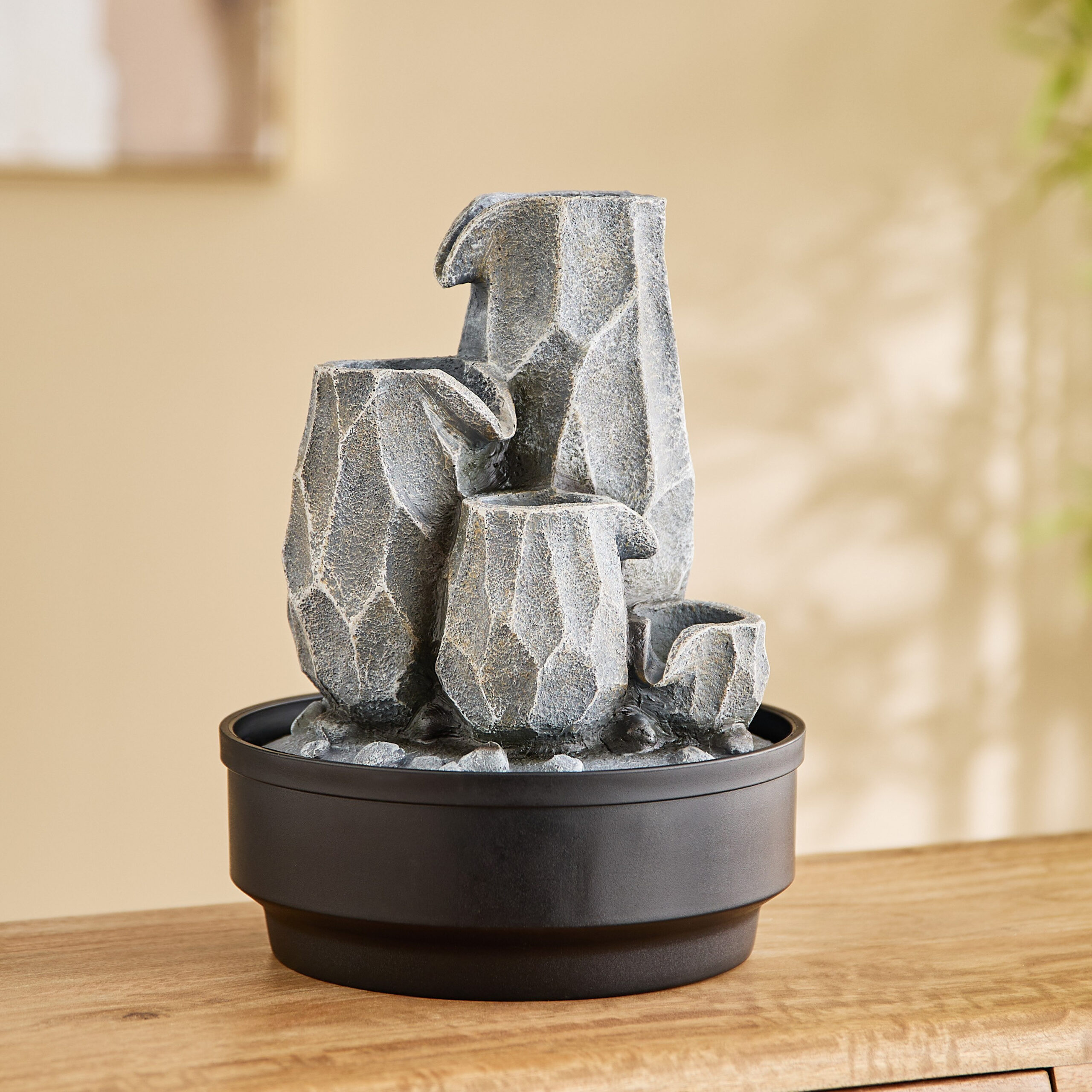 Claro Modern Fountain with 1 LED Light - 21x21x28 cm