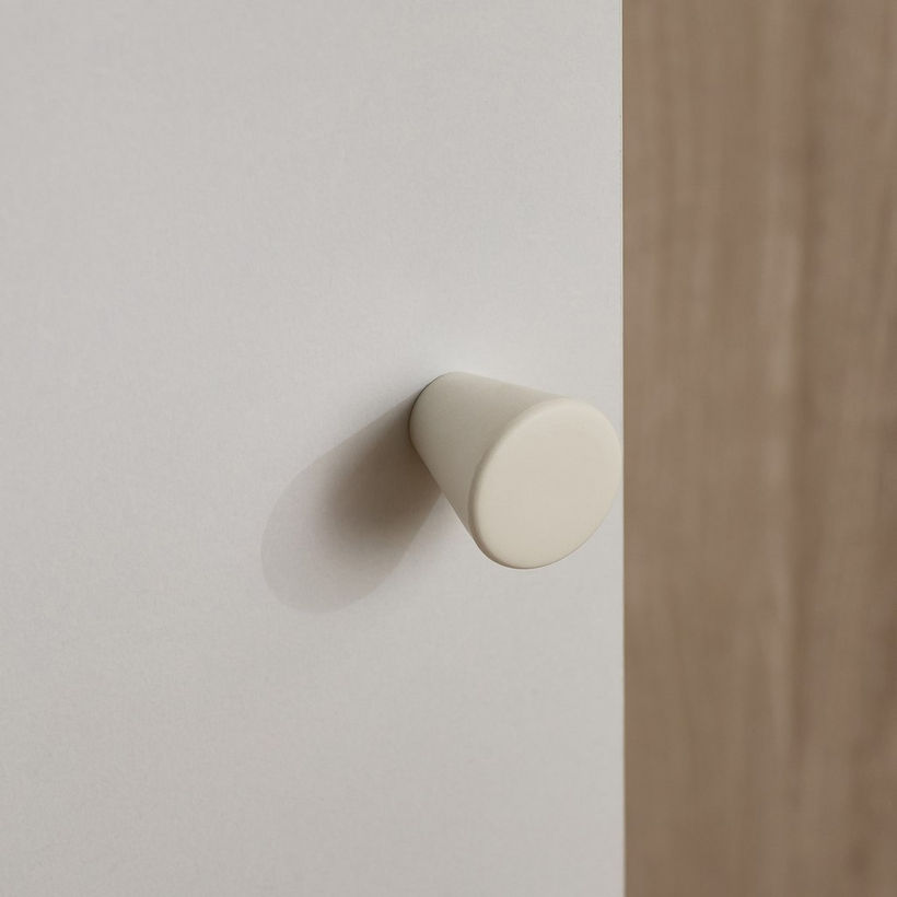Movo Ivory Halmstad Vertical Dresser - Image 5