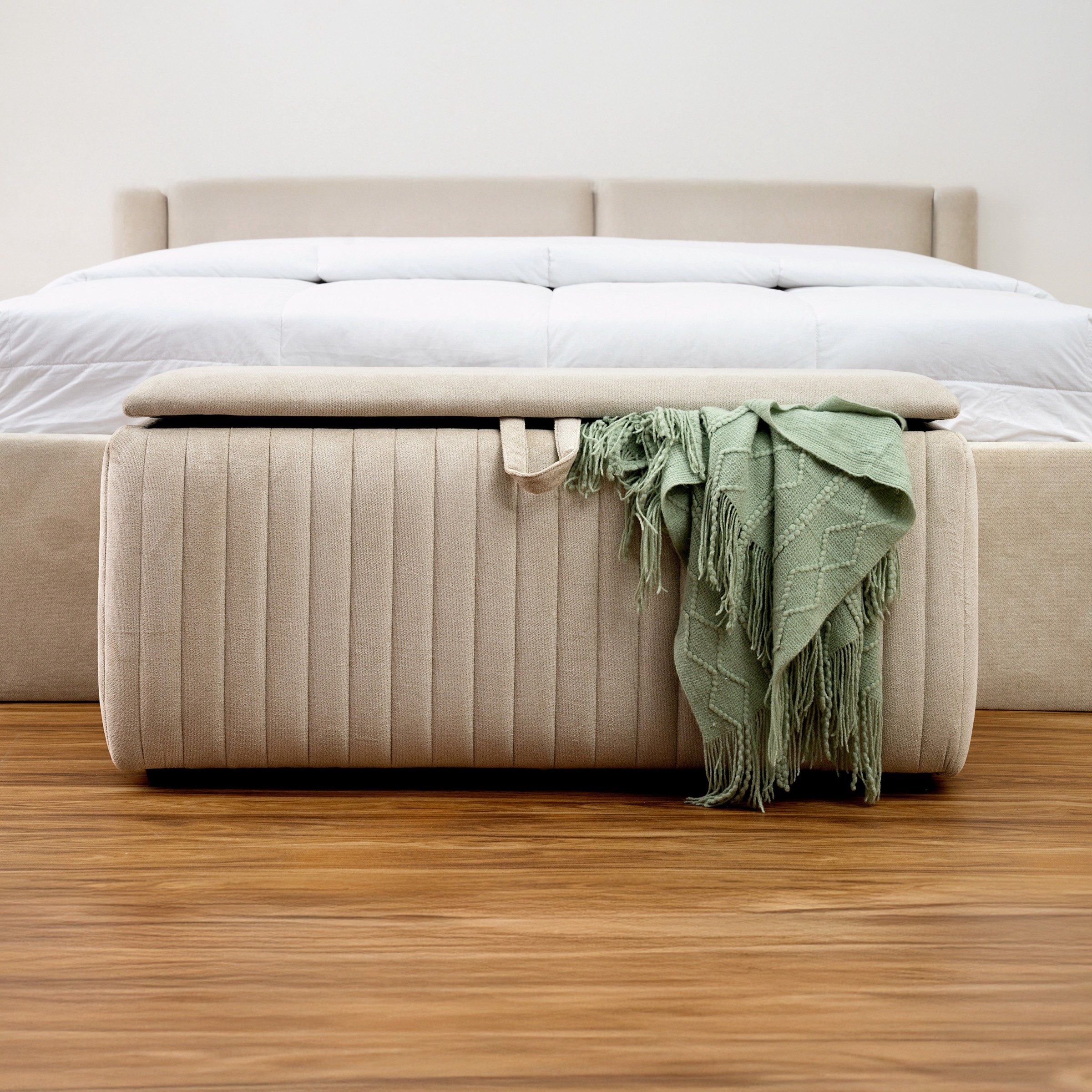 Hampton Upholstered Bed Bench with Storage - 130x50x45 cm