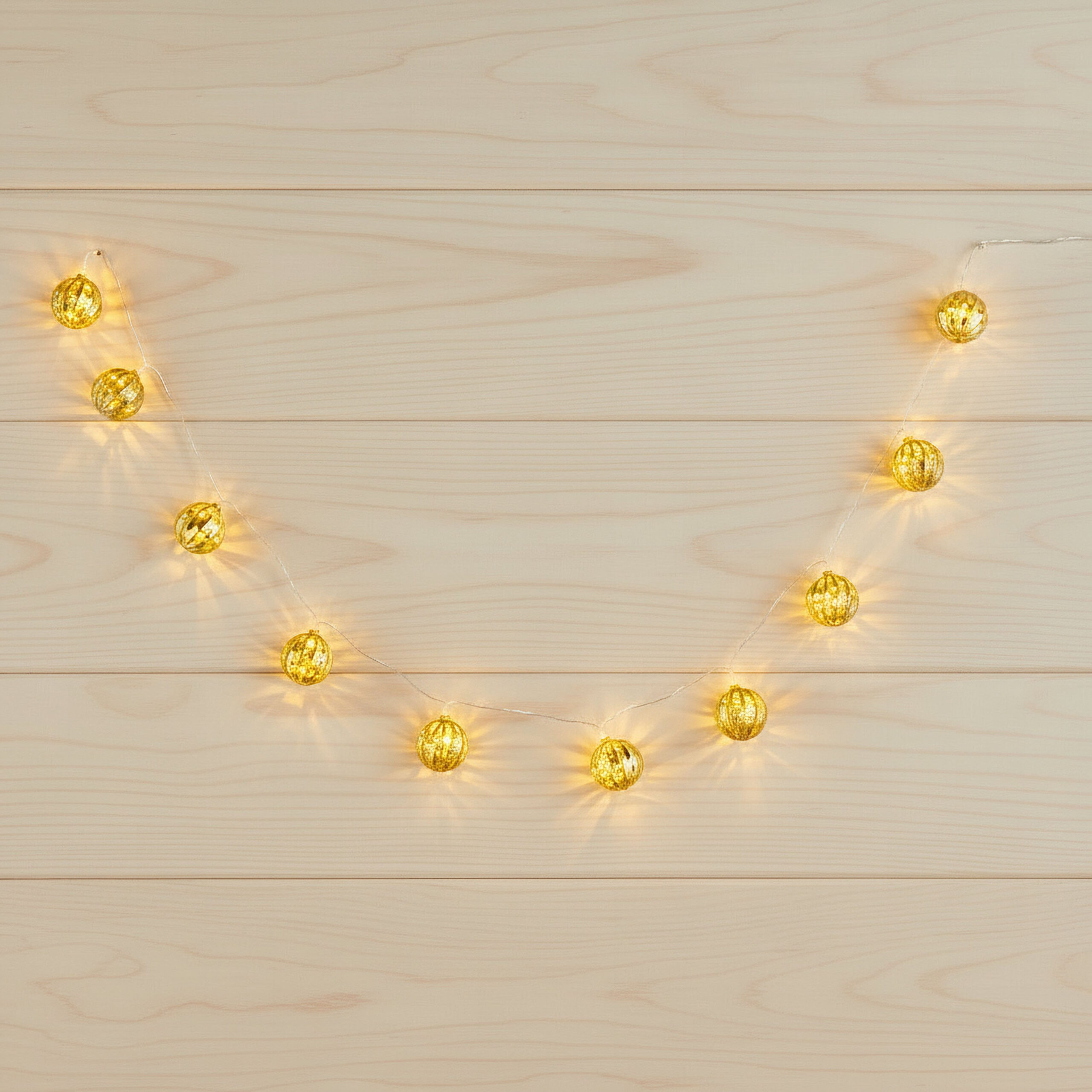 Orla 3AA 10 LED Ball with Stripes String Light - 172 cm