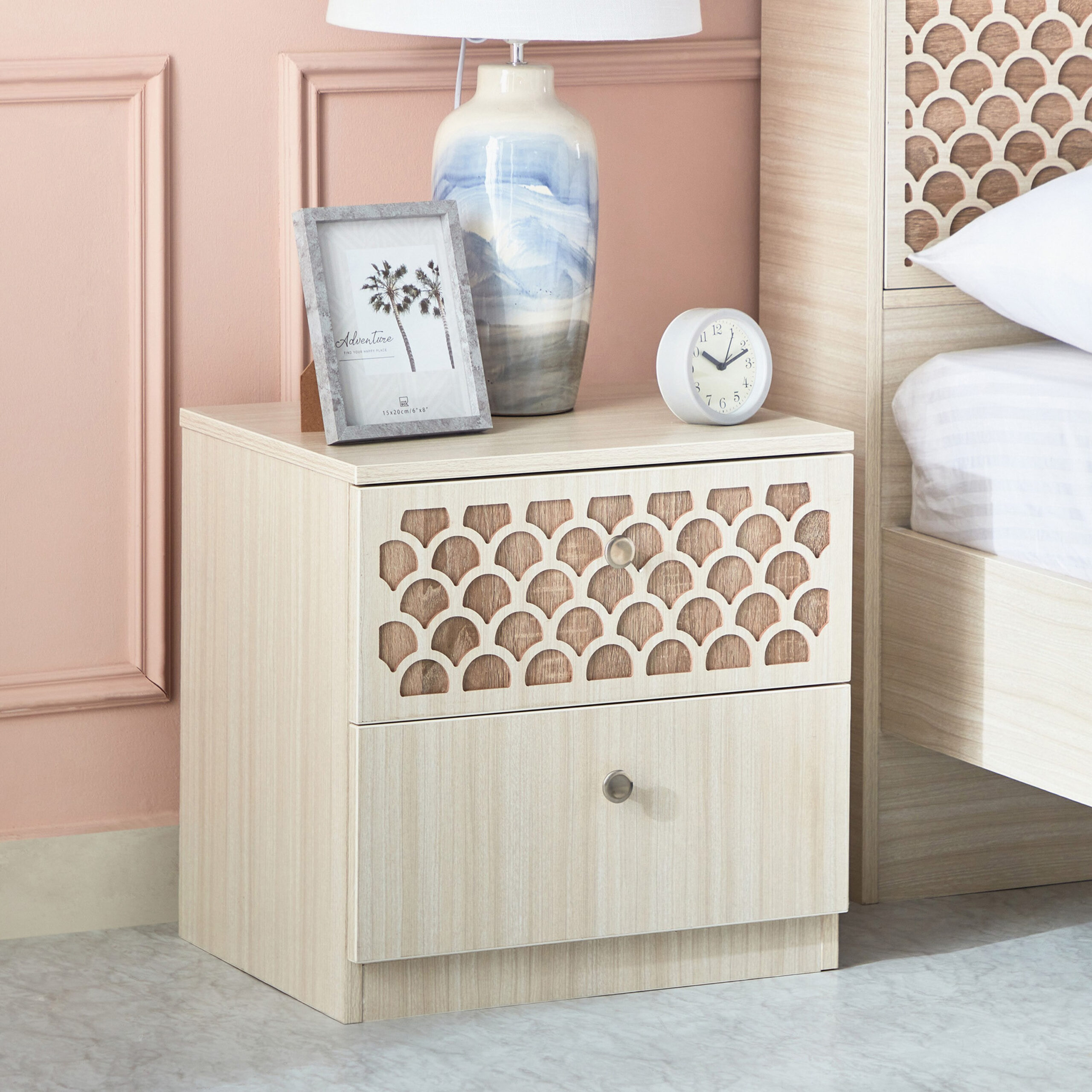 Richmond 2-Drawer Nightstand