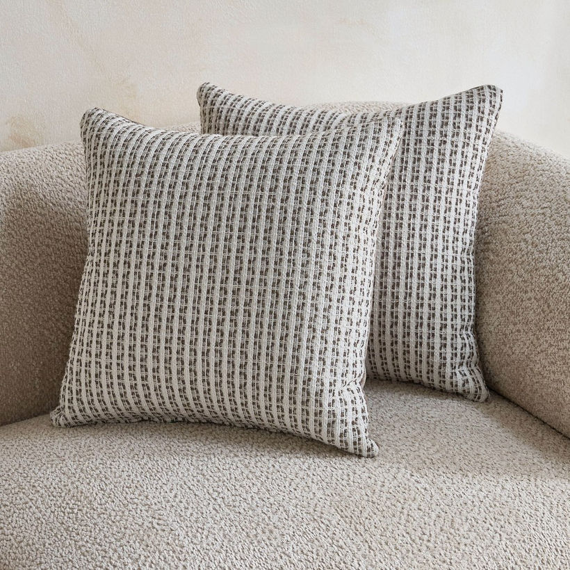 Scallop 2-Seater Fabric Sofa with 2 Cushions - Image 5