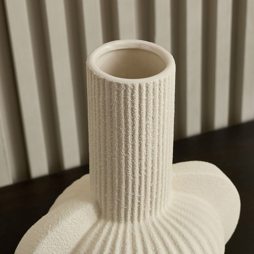 Umber Alora Decorative Vase - 22x16x27.5 cm - Image 8