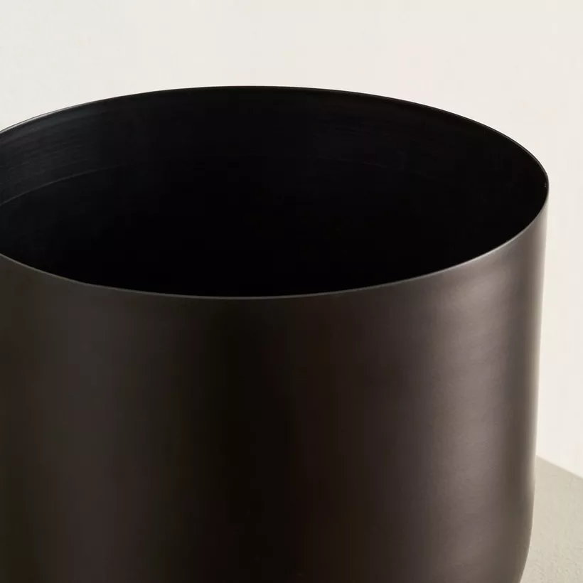 Monochrome Avya Metal Round Planter - 19x19x17 cm - Image 4