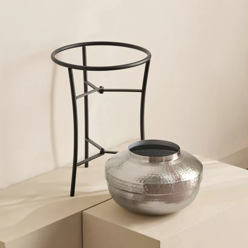 Monochrome Avya Metal Hammered Planter with Stand - 30.5x30.5x51 cm - Image 4