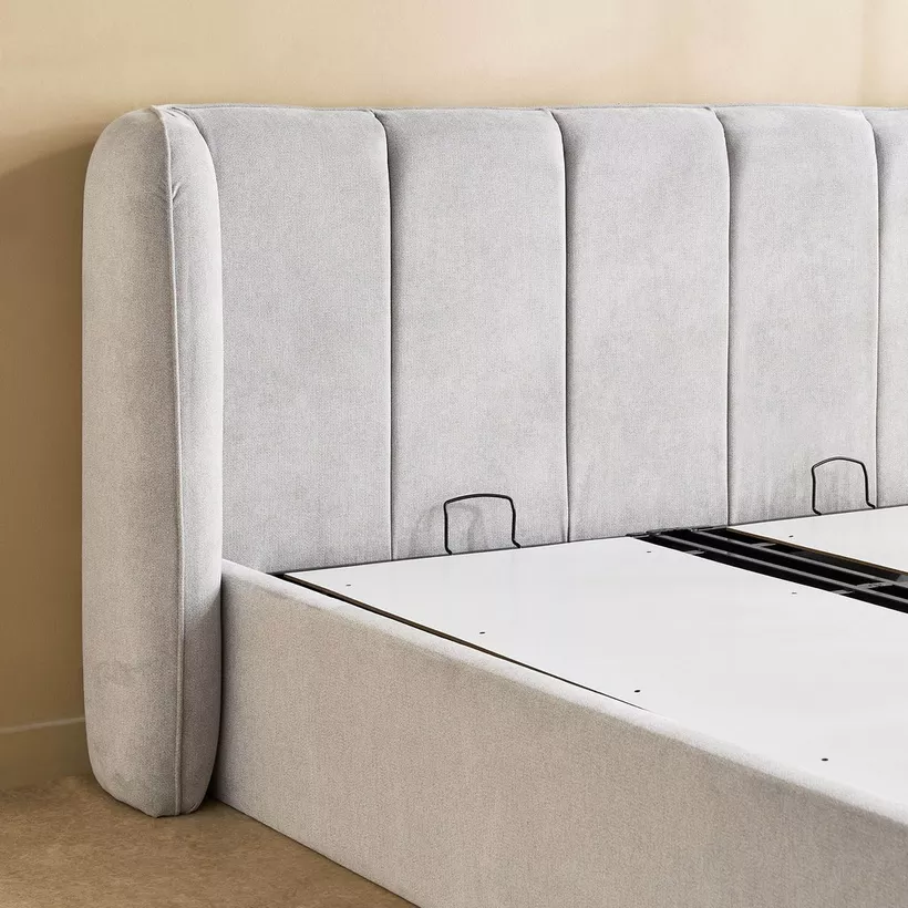 Hampton Carmen Upholstered Queen Headboard - 160x200 cm - Image 4