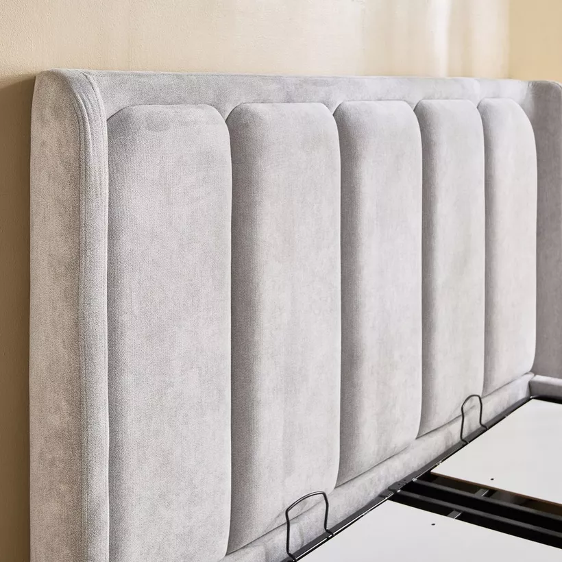 Hampton Cortona Upholstered Queen Headboard - 160x200 cm - Image 4