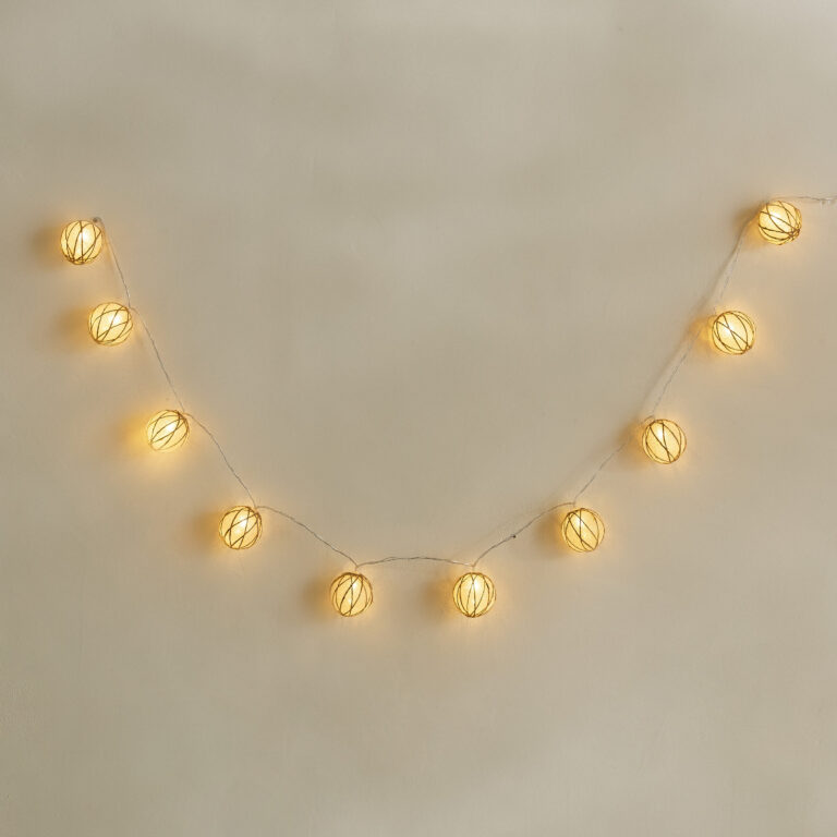 Elio 10 LED Warm String Light with Hemp Rope Balls - 1.35 M