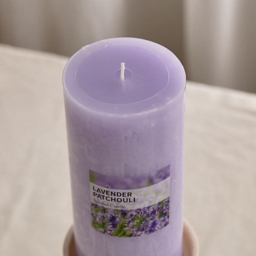 Qara Lavender Patchouli Pillar Candle - 6.8x15 cm - Image 4