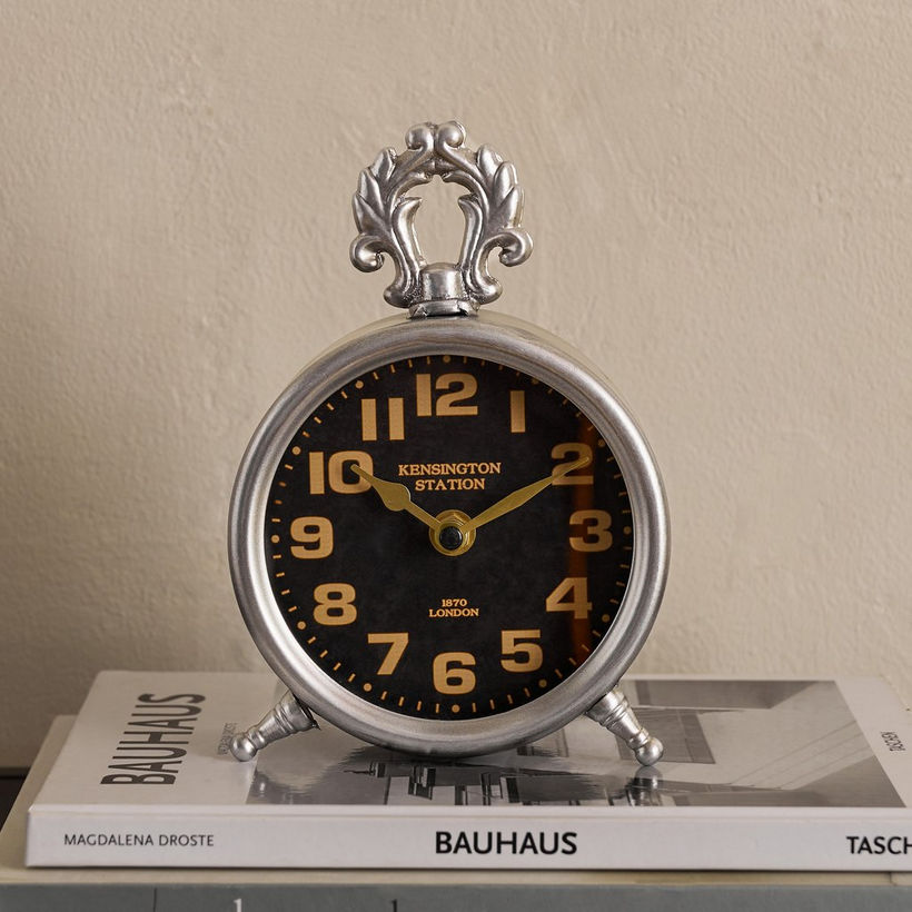Maverick Vintage Round Table Clock - 13x6x19 cm - Image 7